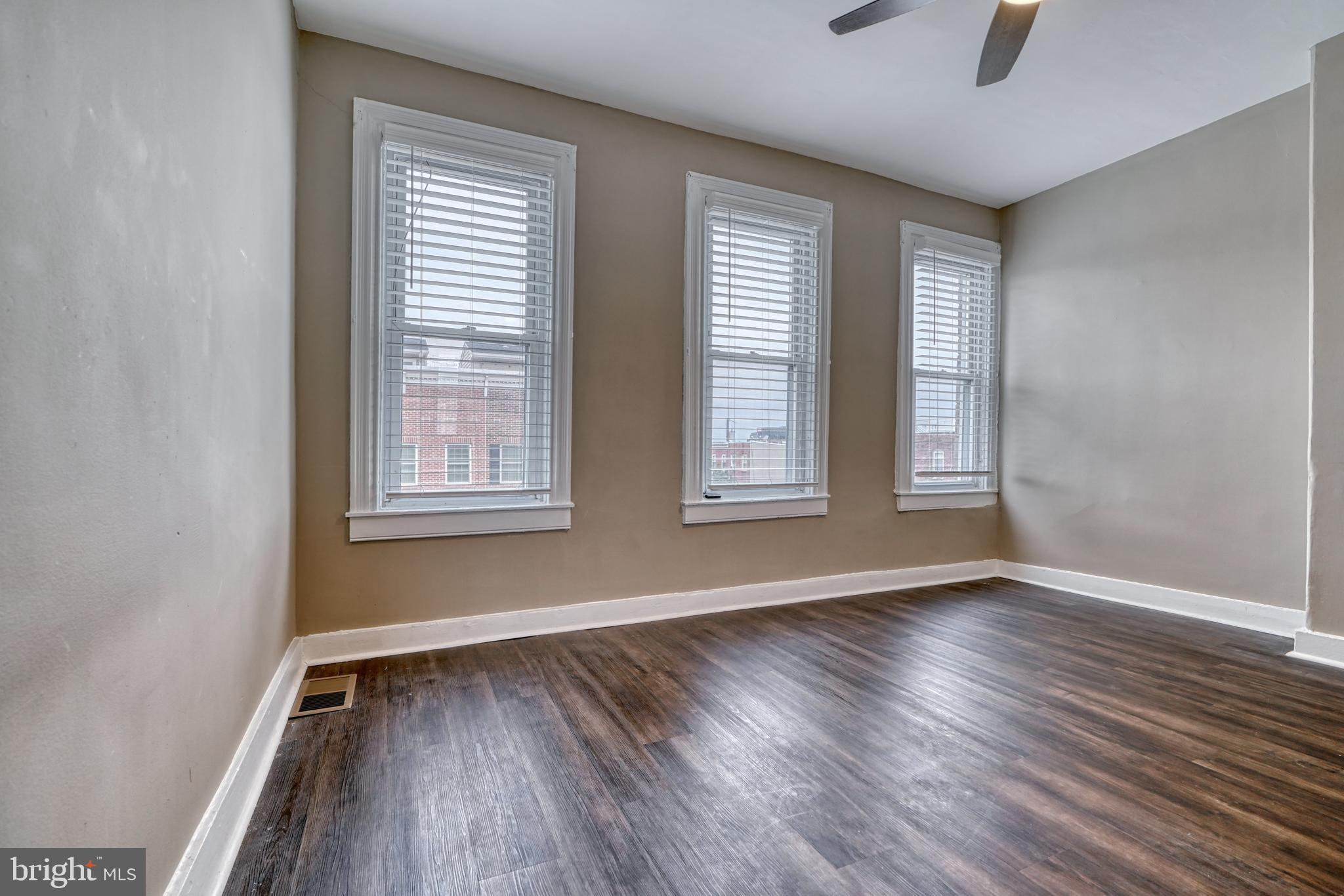 RIVERSIDE - Residential Lease
