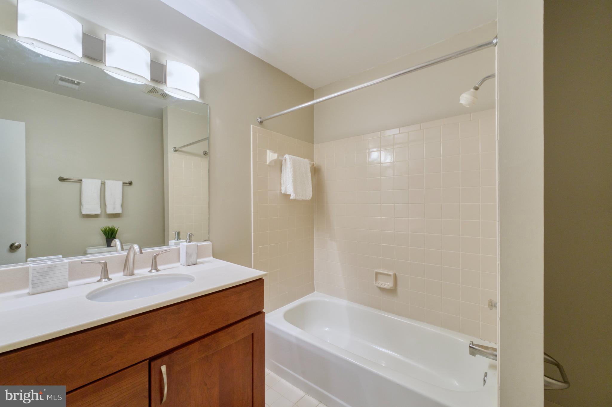 CEDAR COVE - Residential