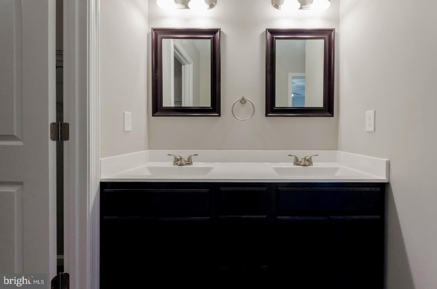 RED HILL - Residential