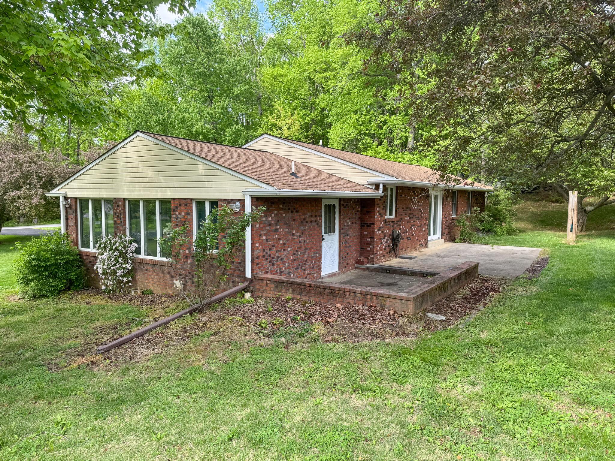 ROLLING MEADOWS - Residential