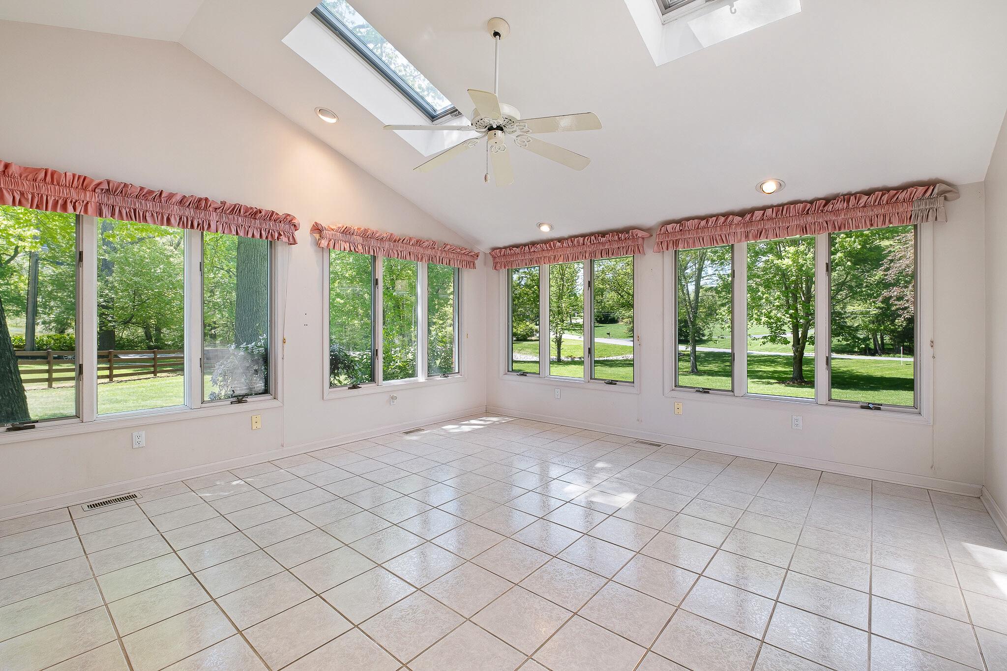 ROLLING MEADOWS - Residential