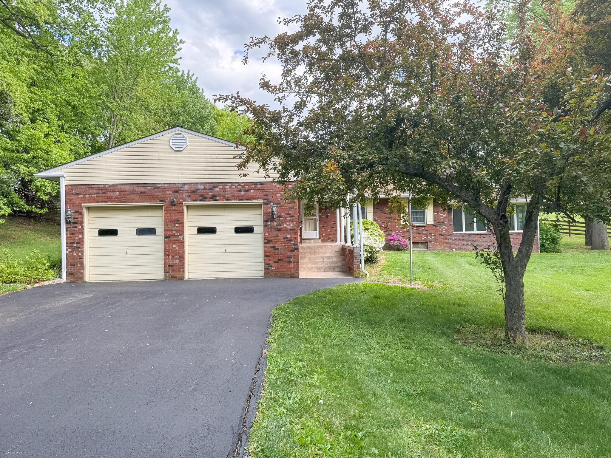 ROLLING MEADOWS - Residential