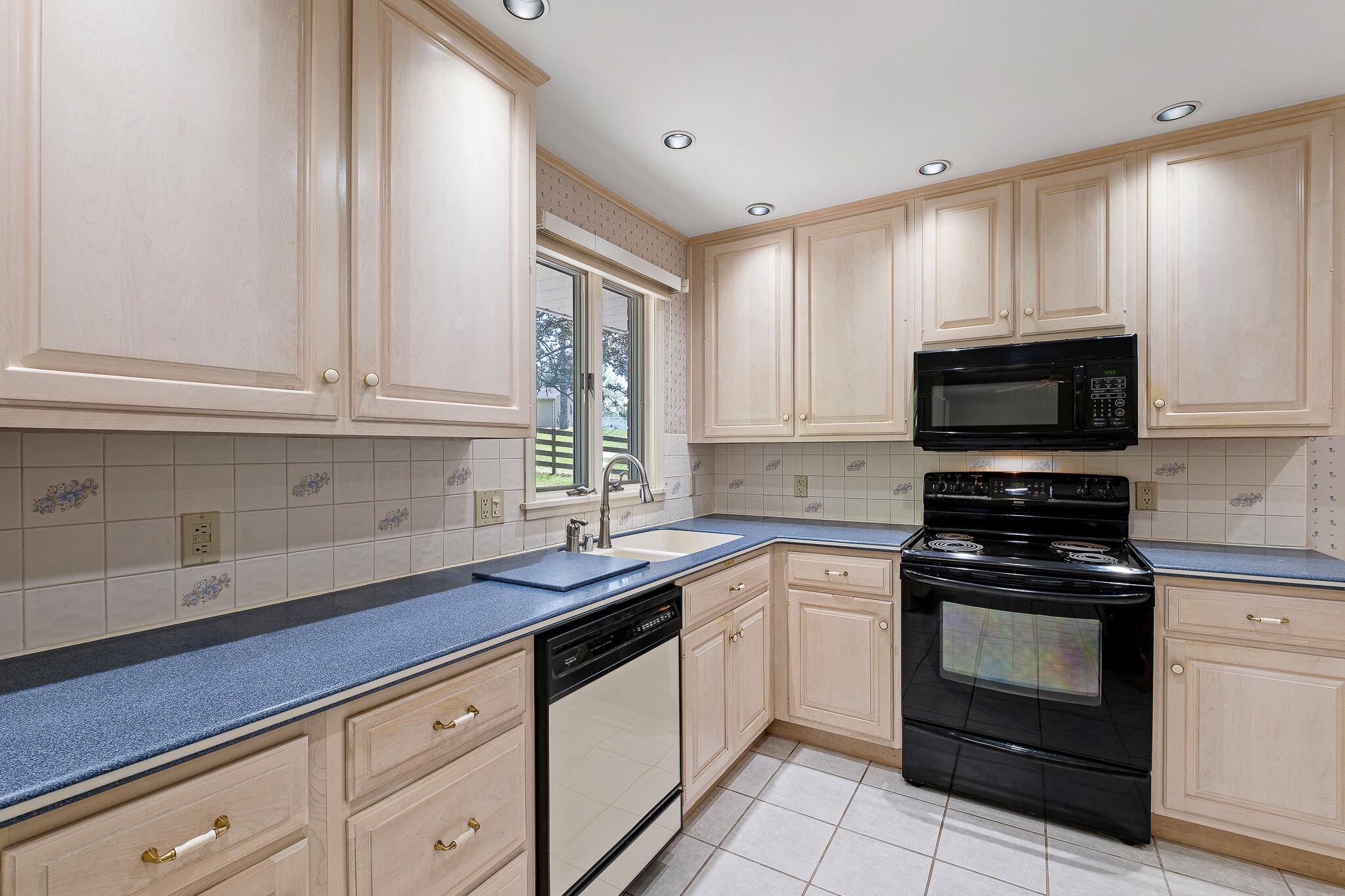 ROLLING MEADOWS - Residential