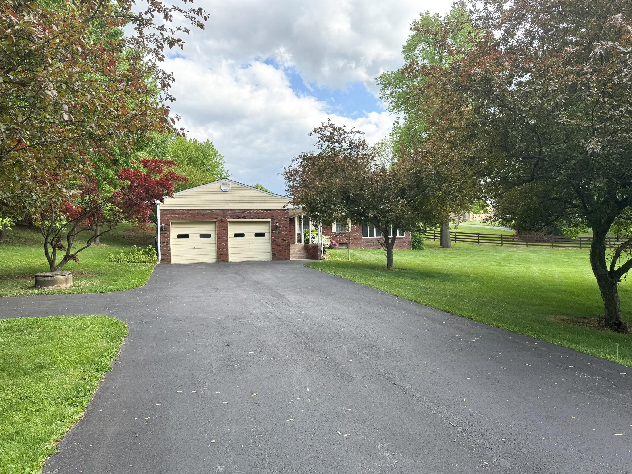 ROLLING MEADOWS - Residential