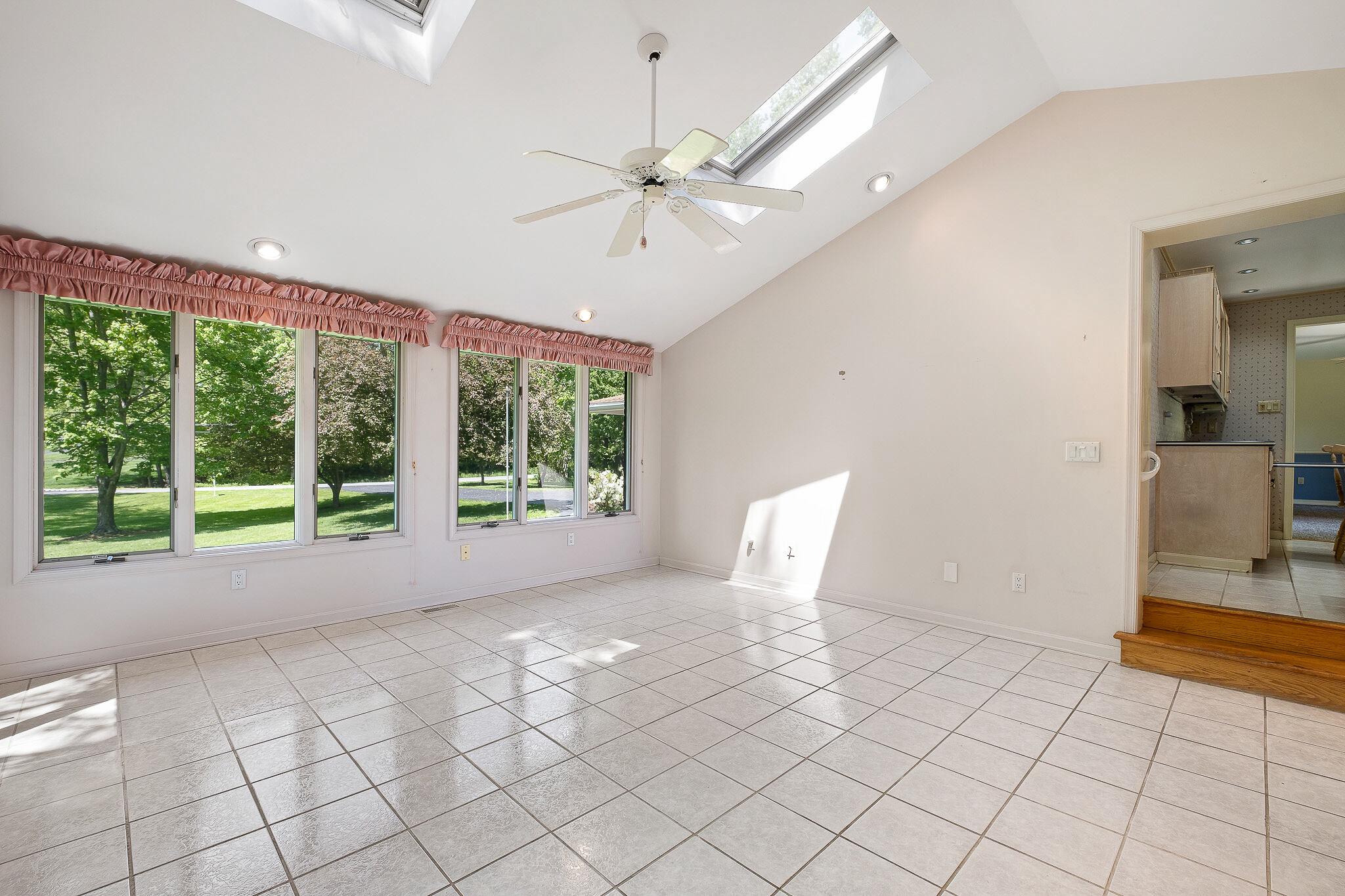 ROLLING MEADOWS - Residential