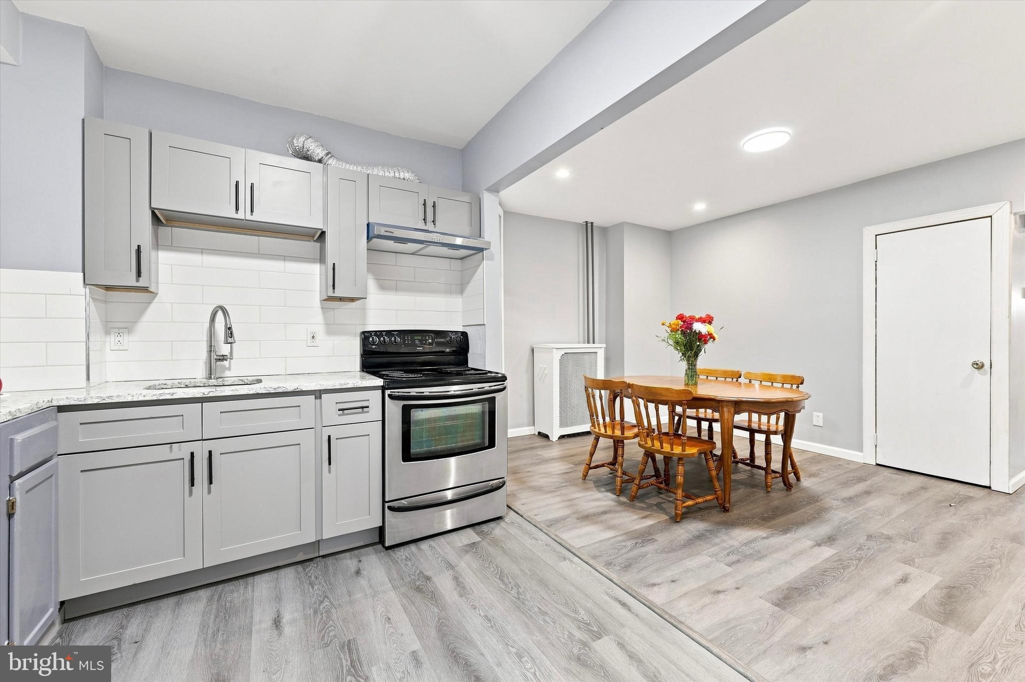2557 S 61ST STREET