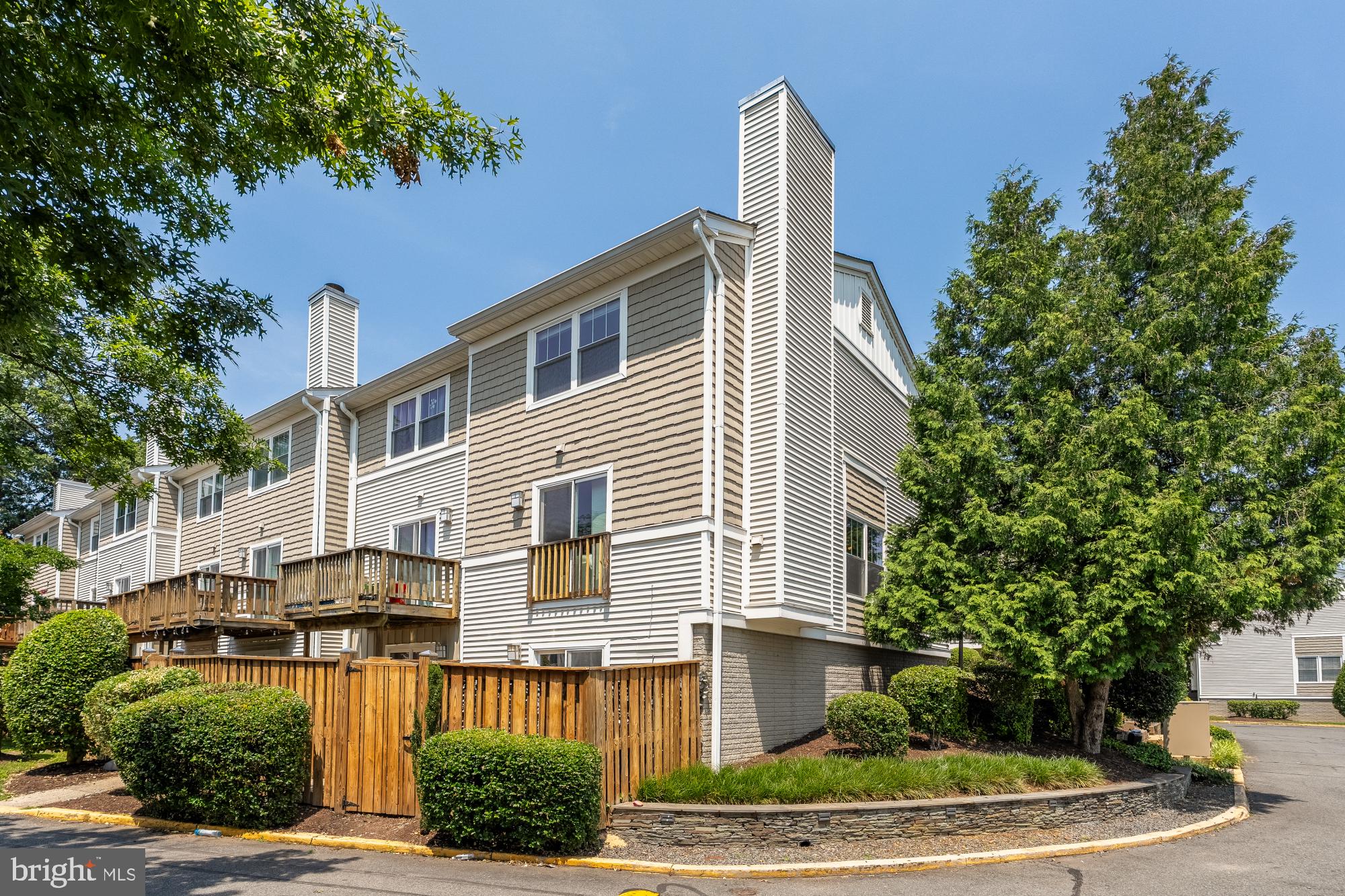 DUNDREE KNOLL - Residential