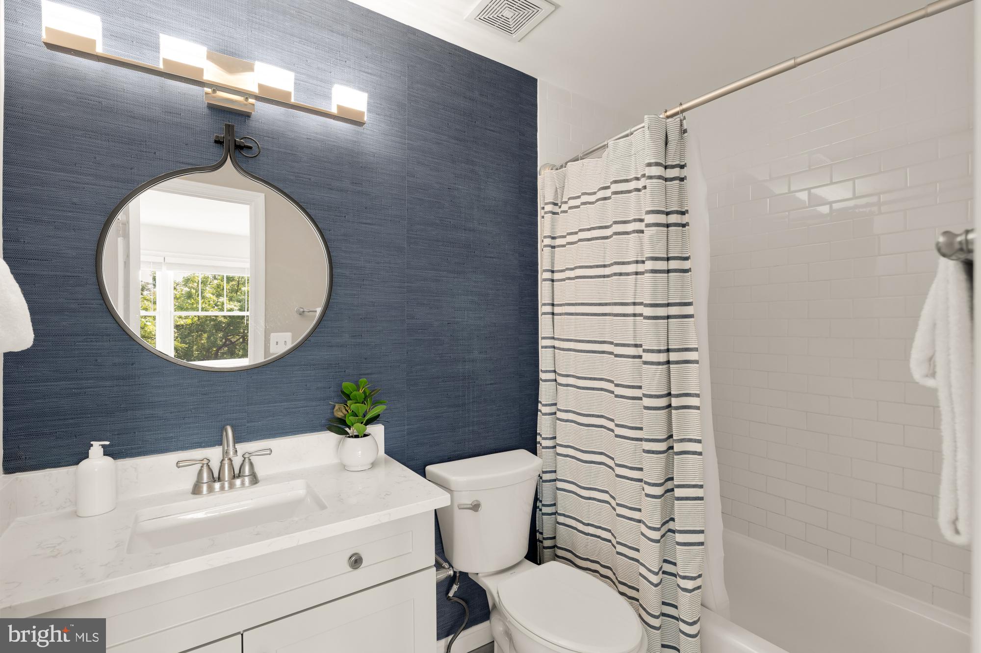 DUNDREE KNOLL - Residential