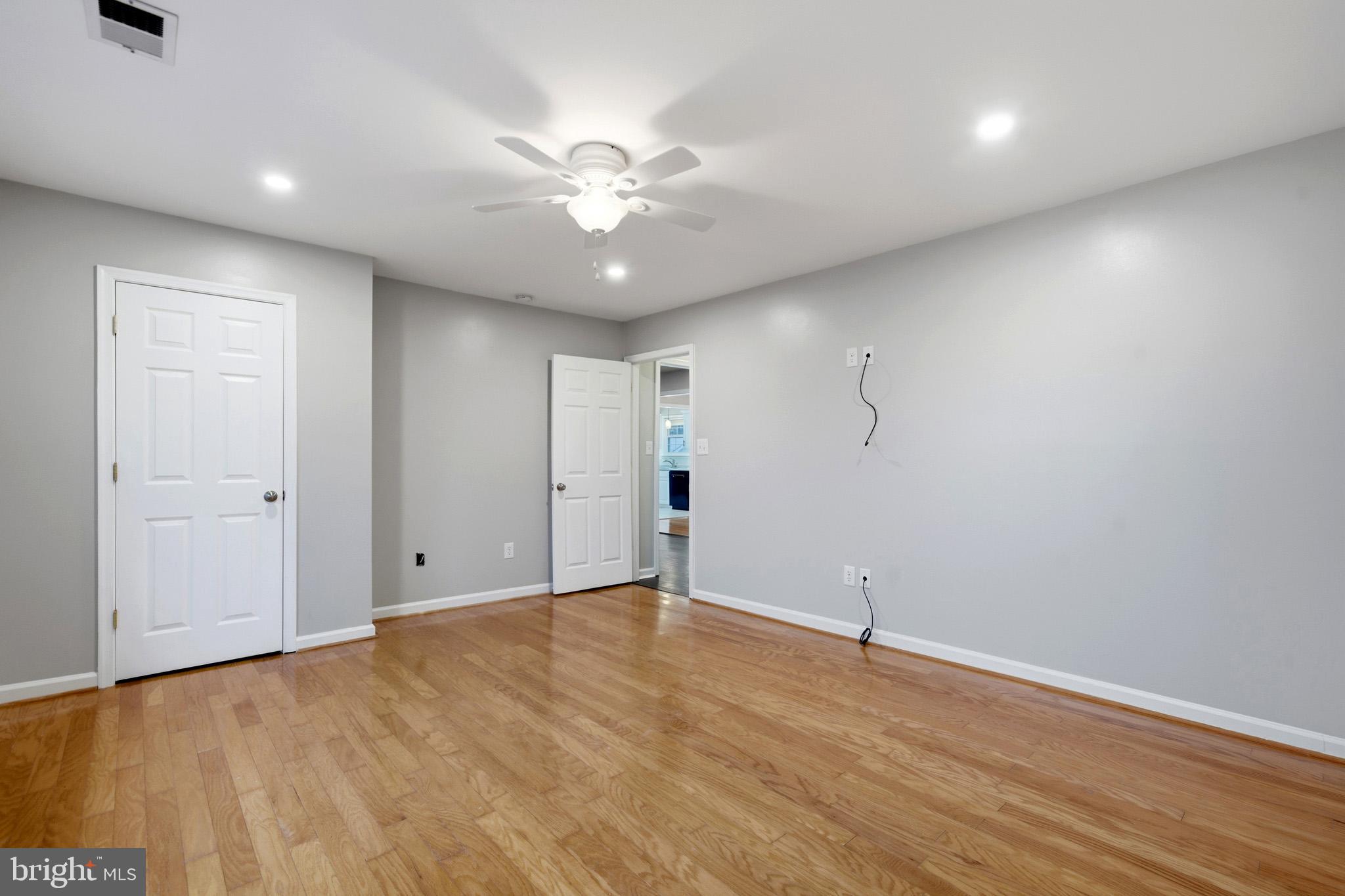 LEONARDTOWN - Residential