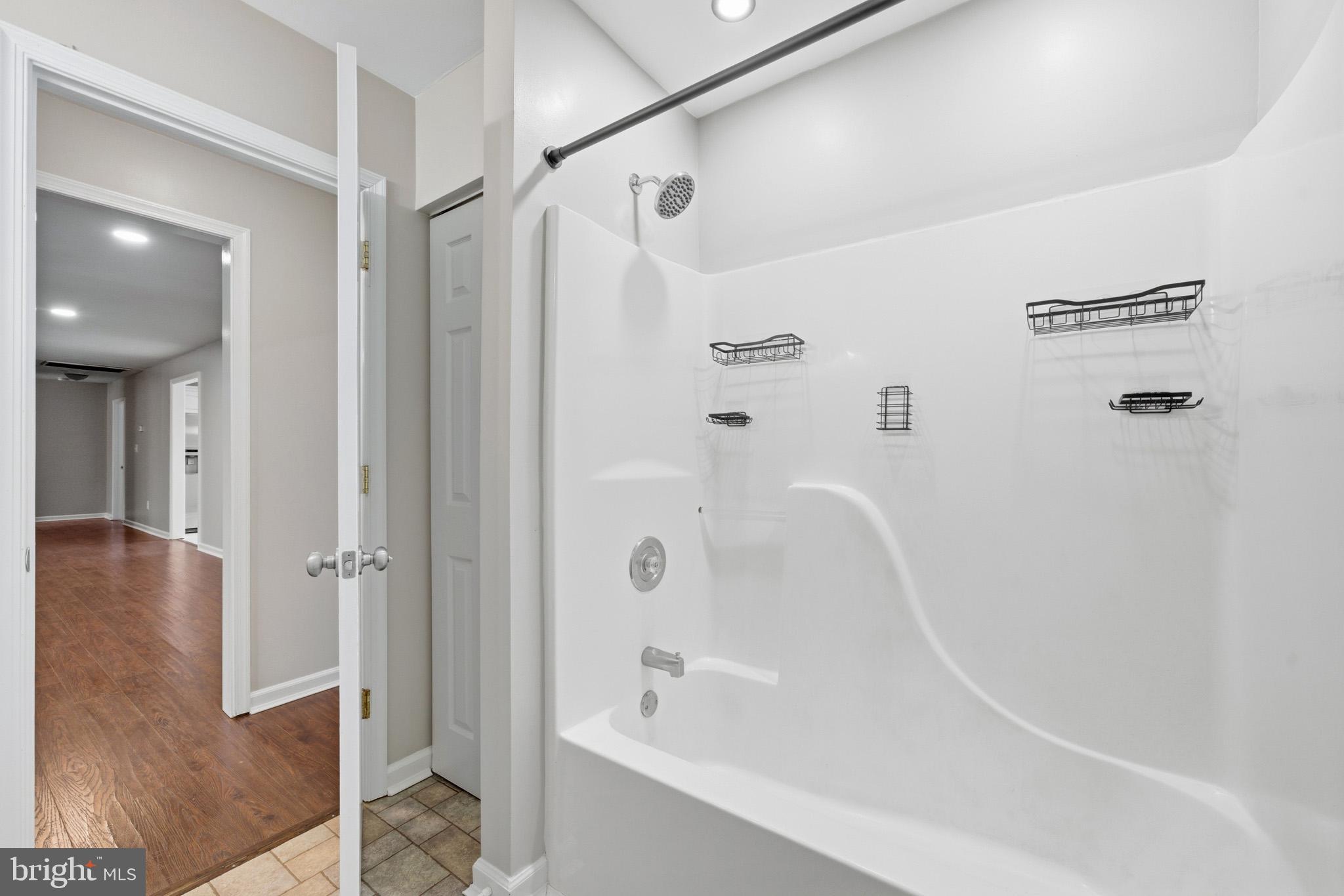 LEONARDTOWN - Residential