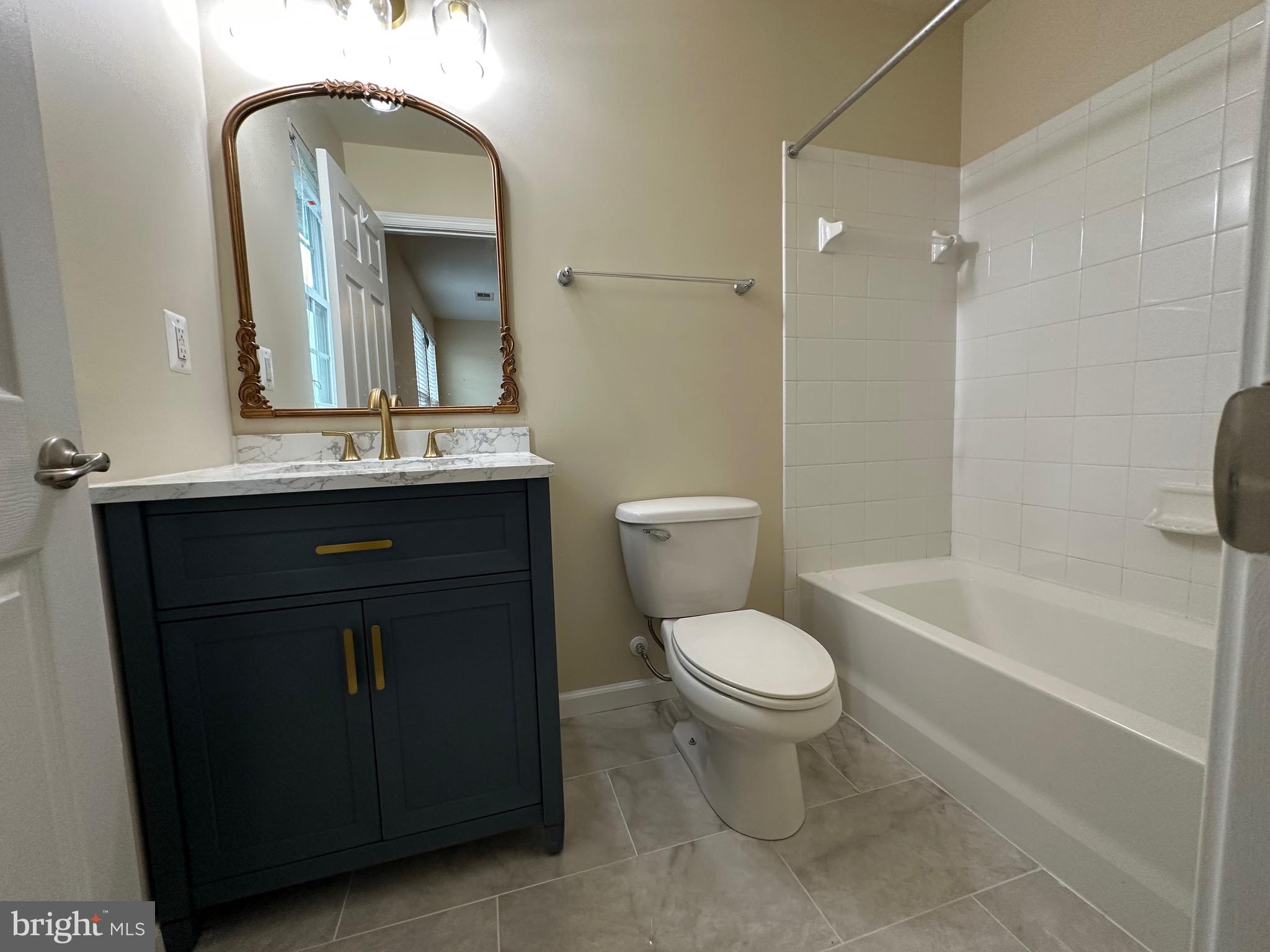 ASHBY COMMONS - Residential Lease