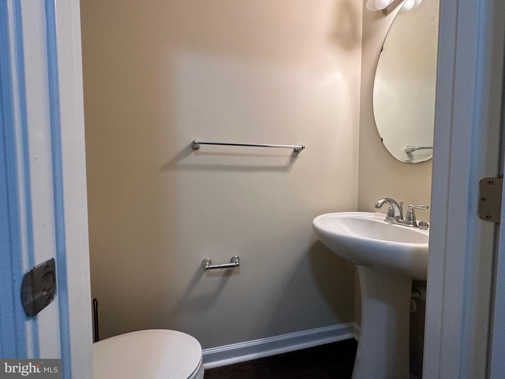 ASHBY COMMONS - Residential Lease