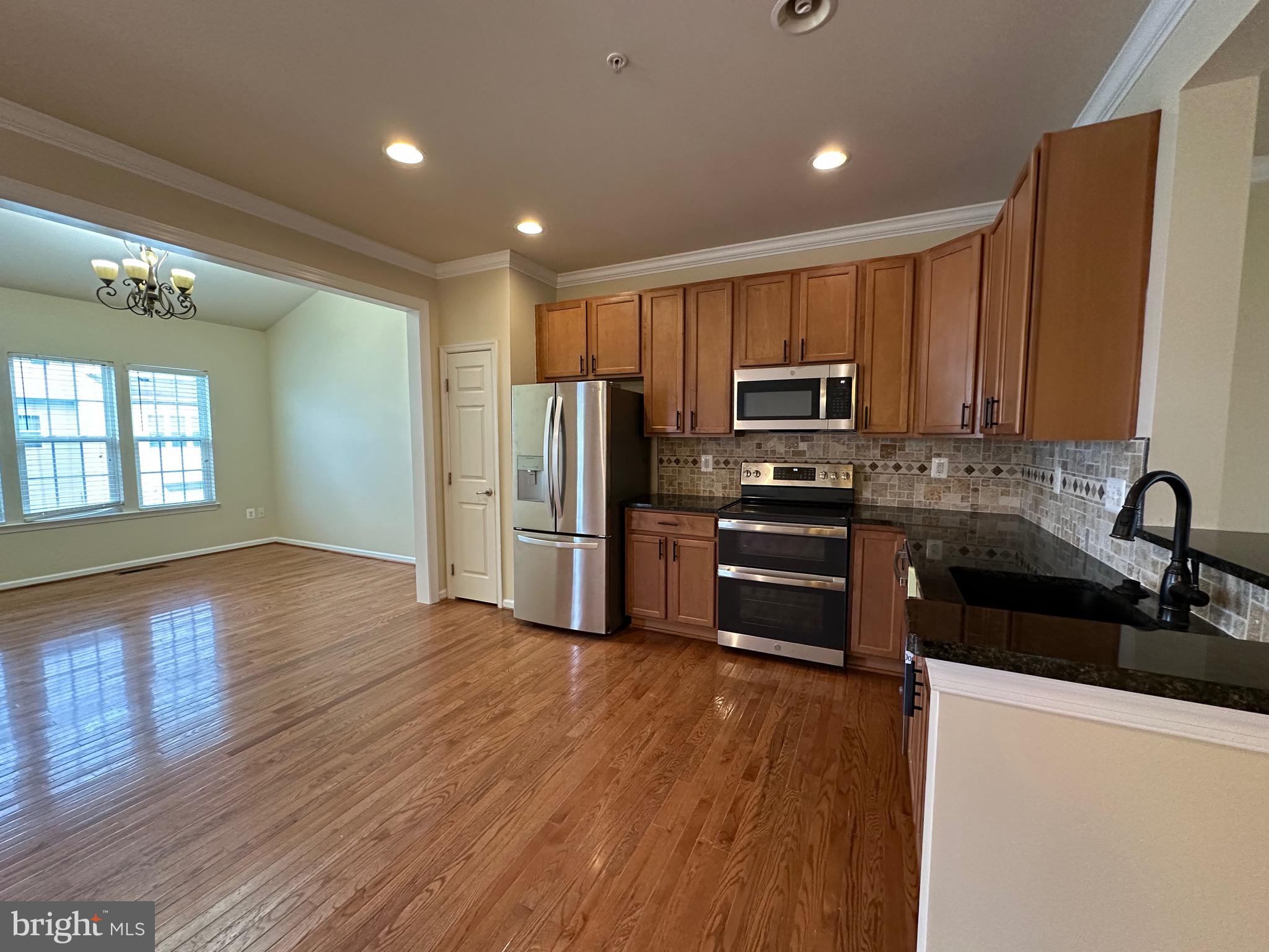 ASHBY COMMONS - Residential Lease