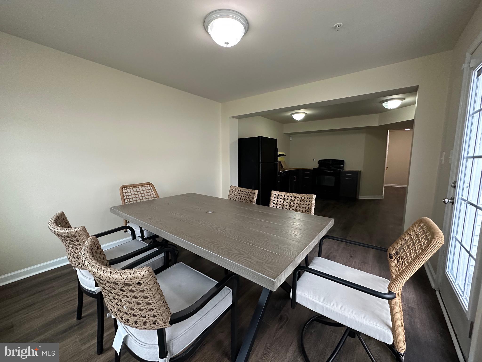 ASHBY COMMONS - Residential Lease