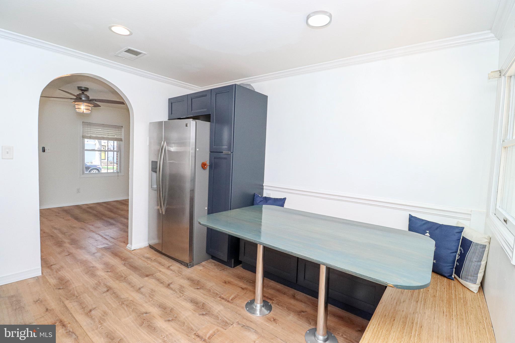 WOODLAND BEACH - Residential