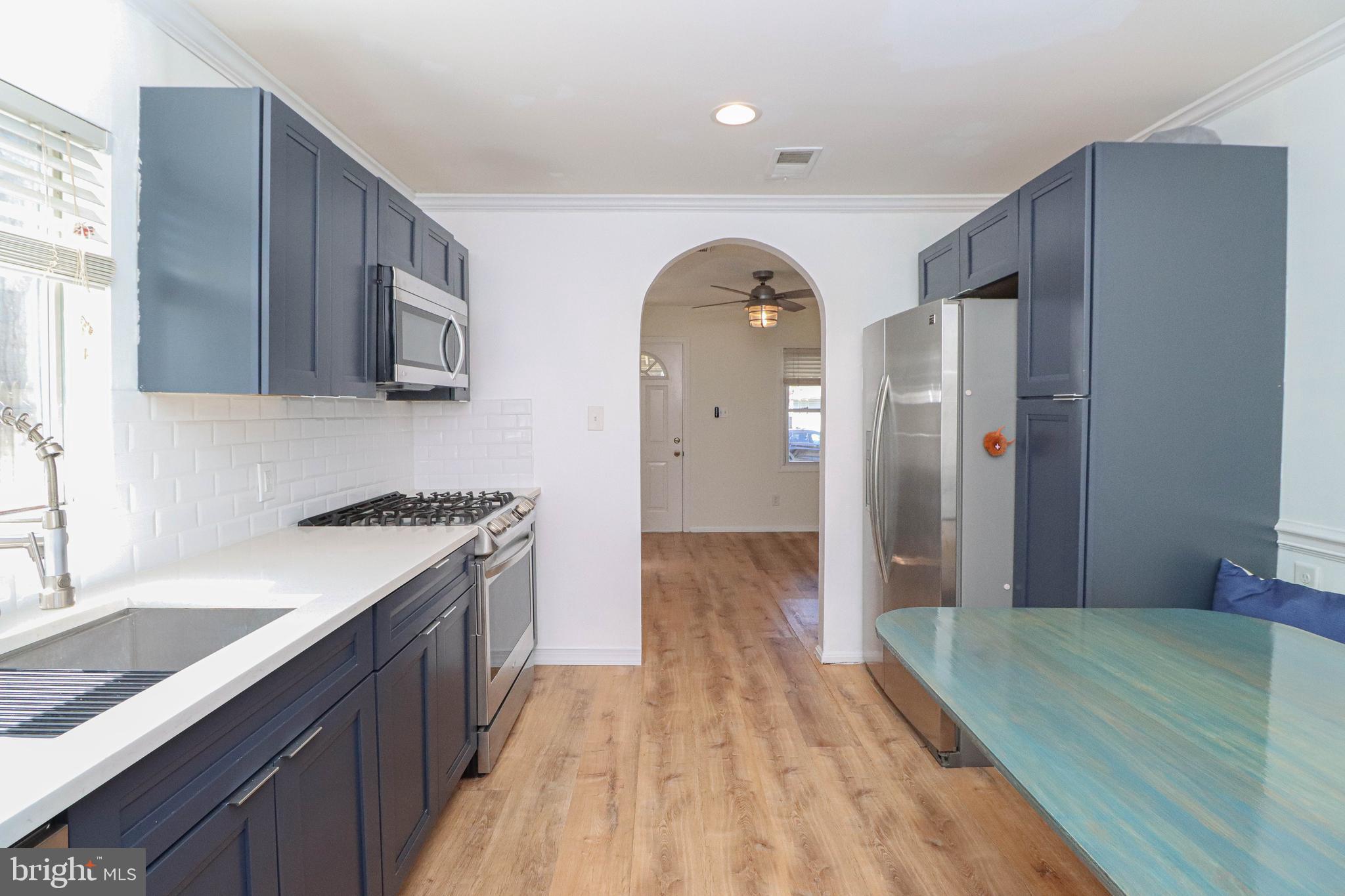 WOODLAND BEACH - Residential