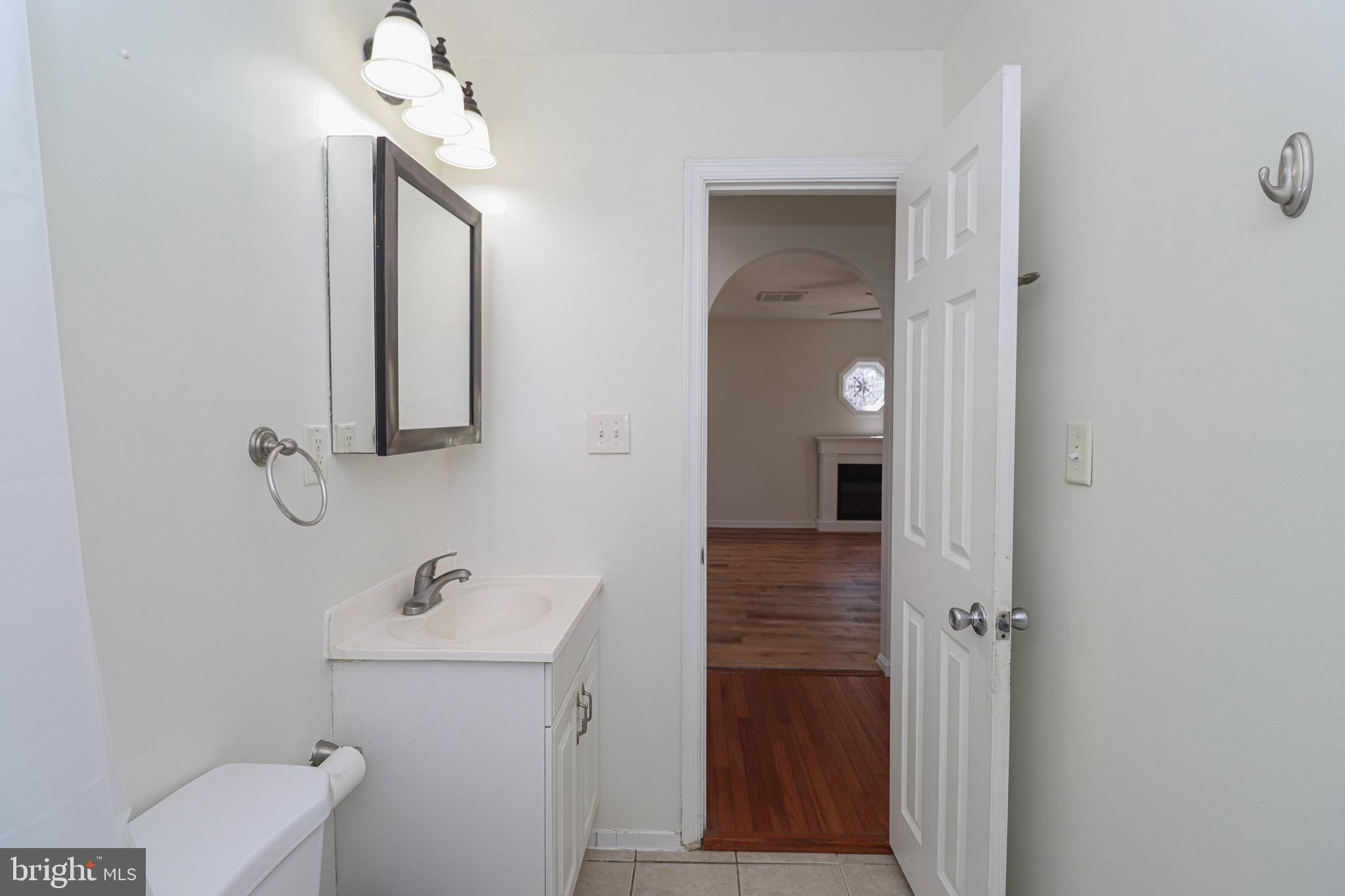 WOODLAND BEACH - Residential