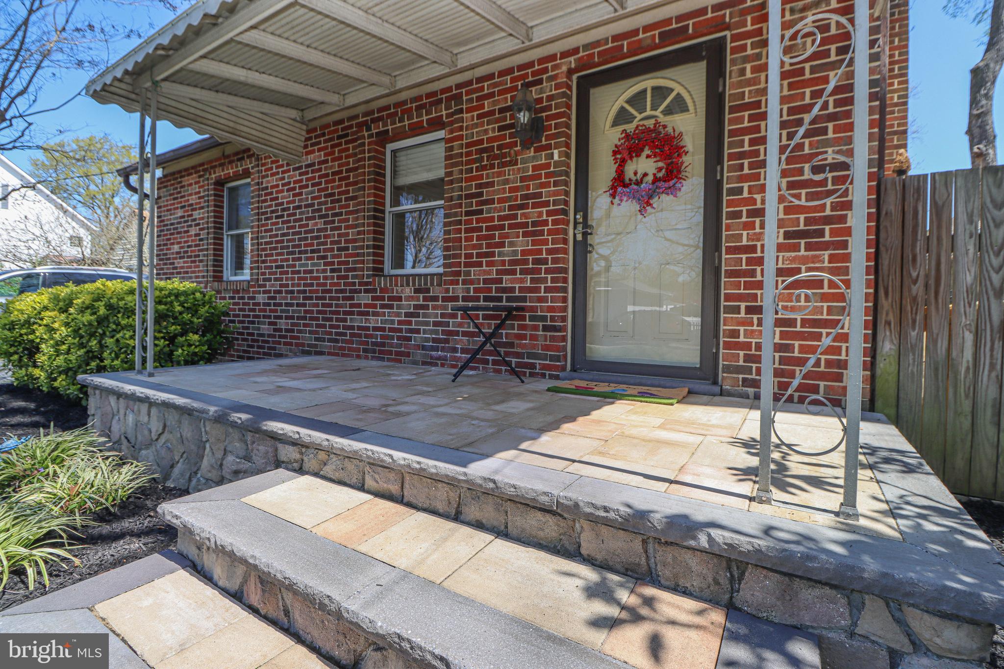 WOODLAND BEACH - Residential