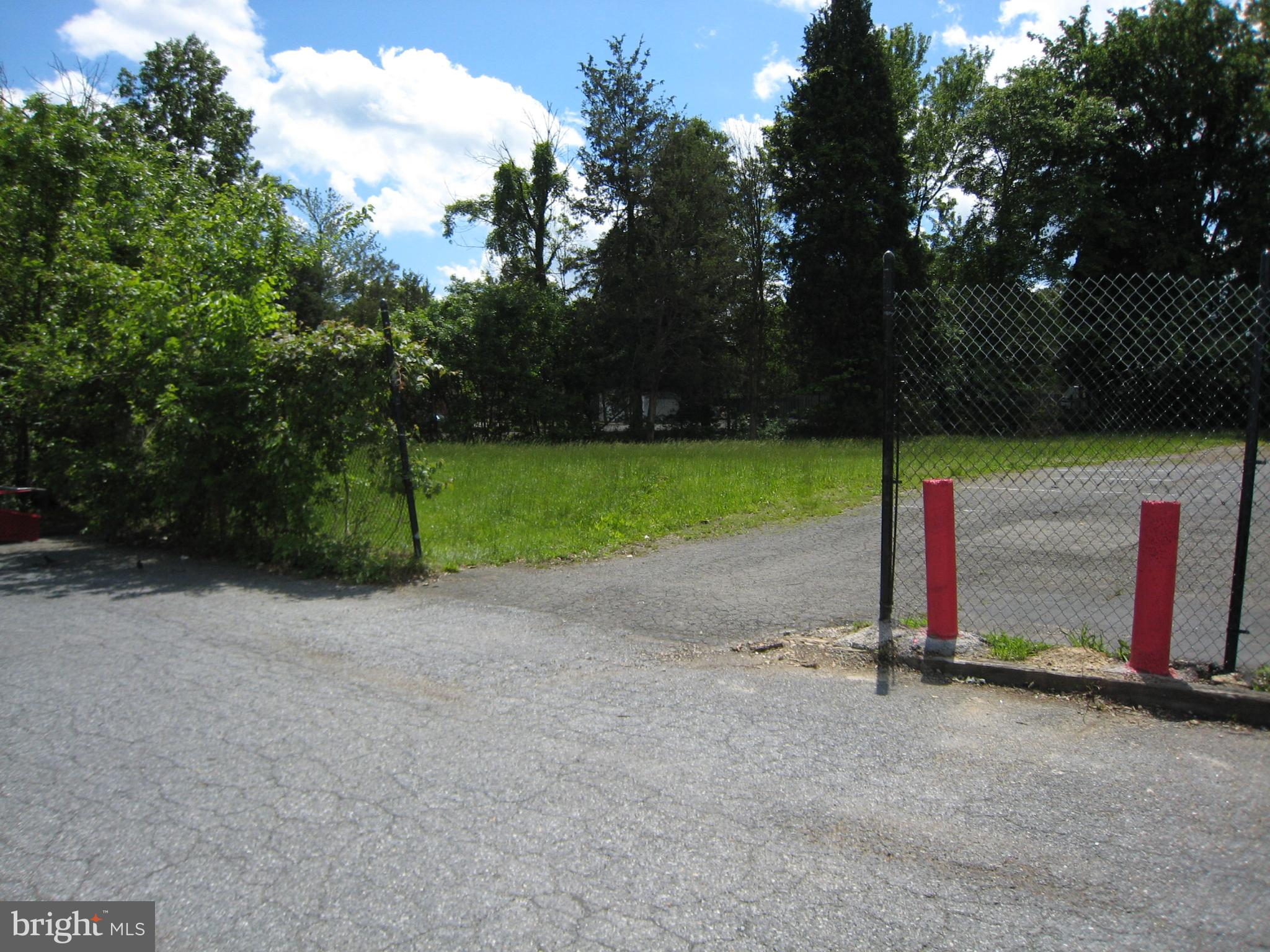 BREN MAR PARK - Land