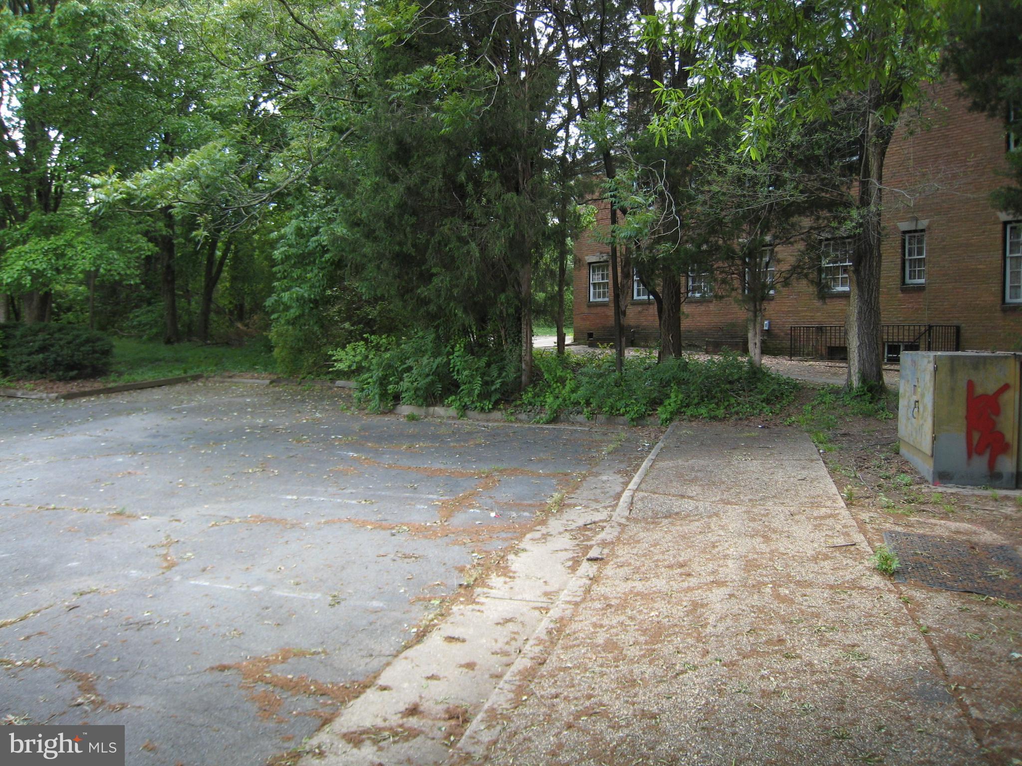 BREN MAR PARK - Land