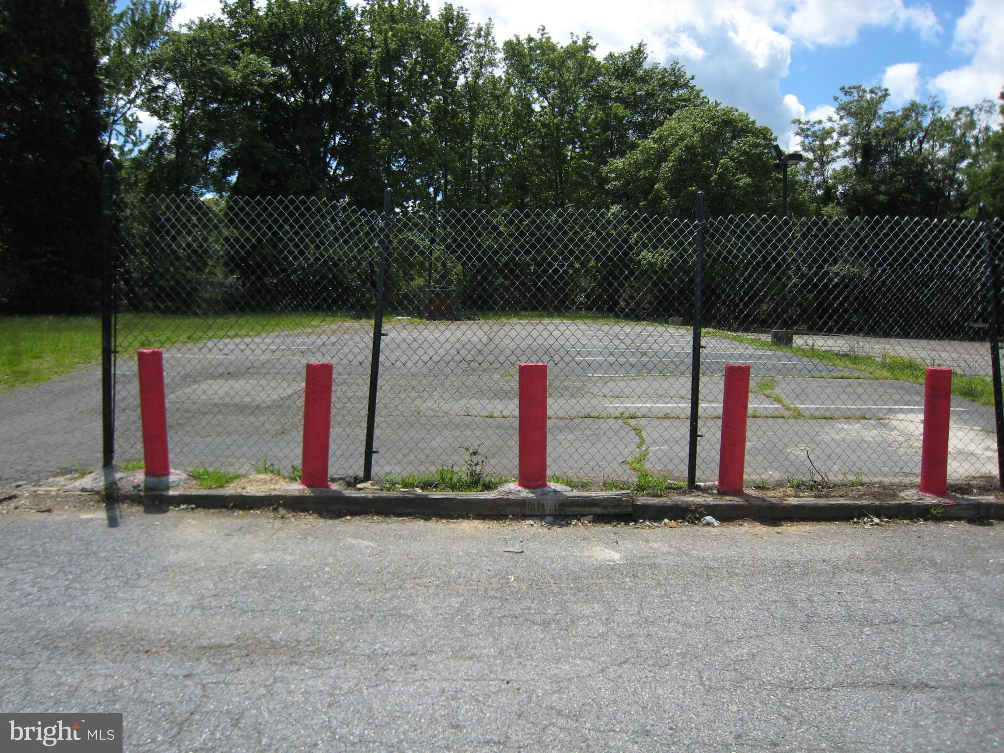 BREN MAR PARK - Land