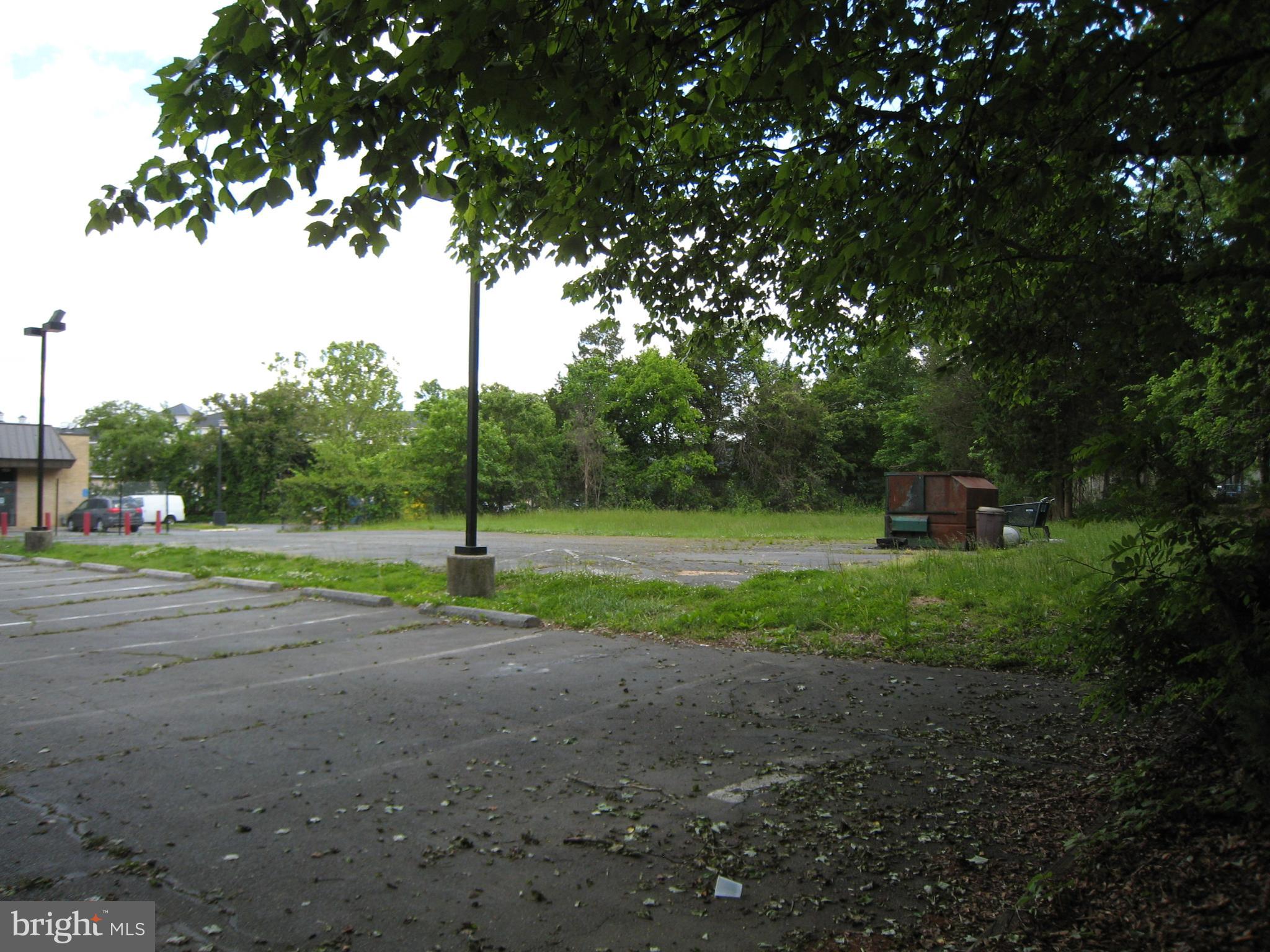 BREN MAR PARK - Land