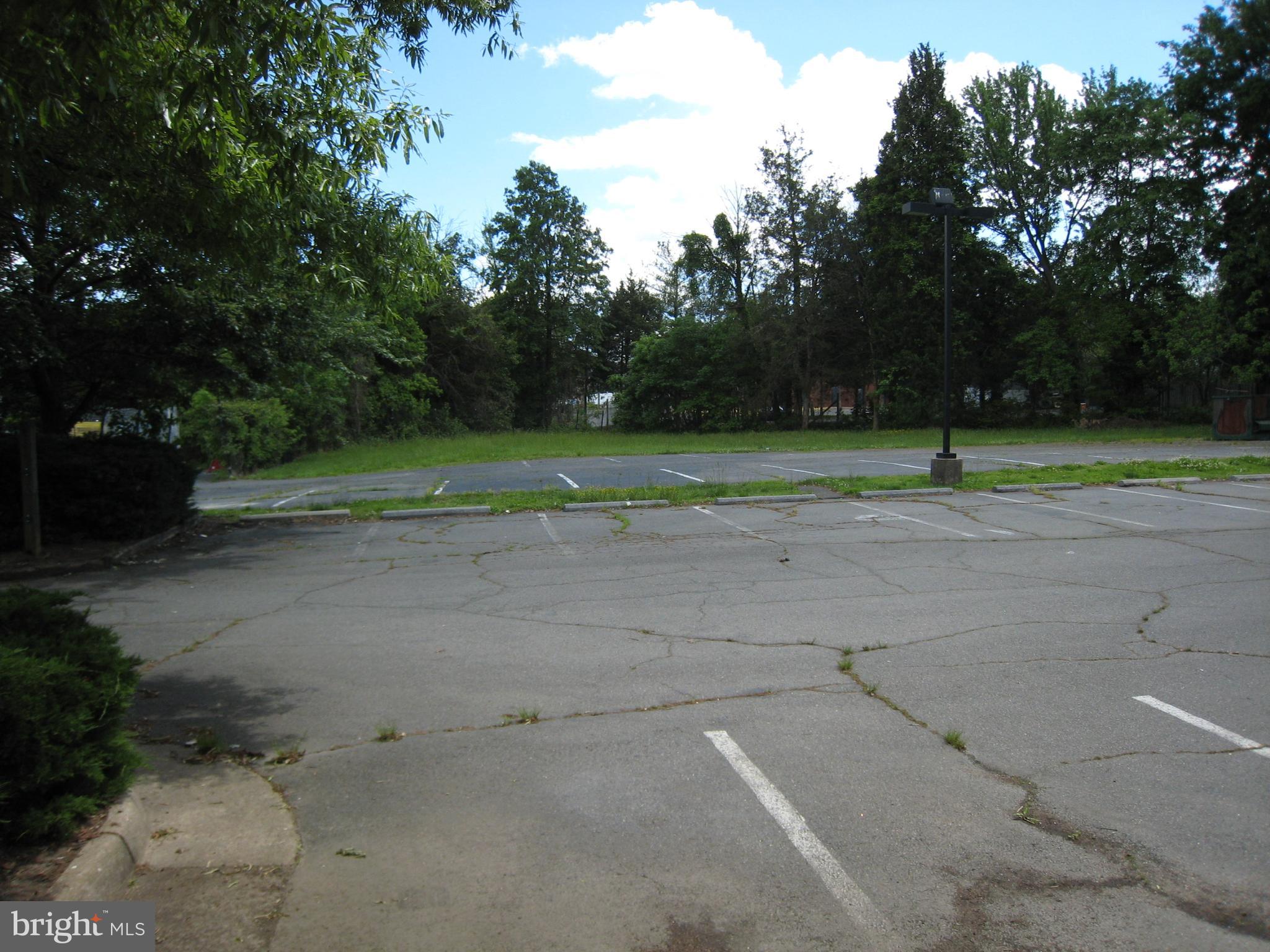 BREN MAR PARK - Land