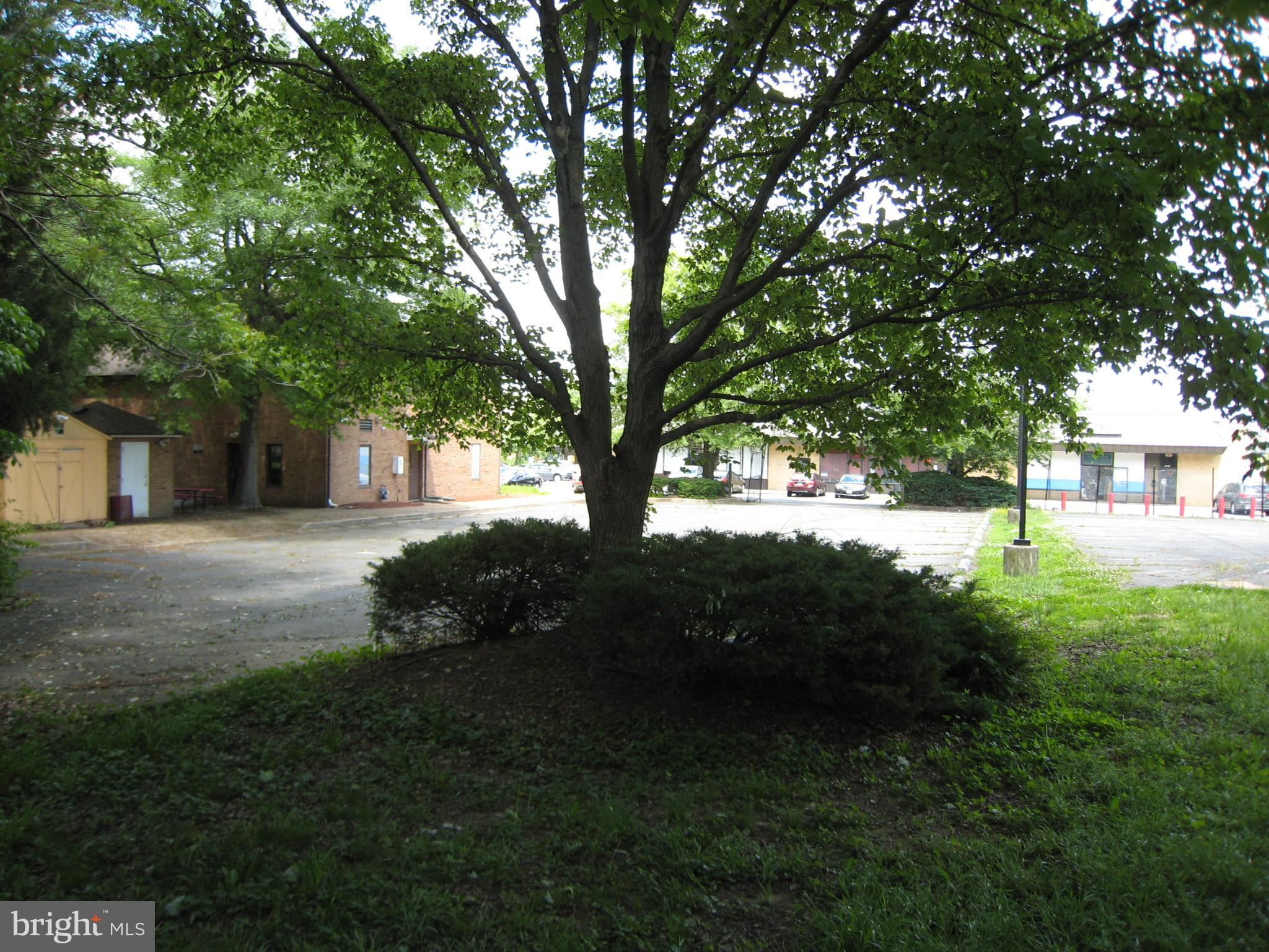 BREN MAR PARK - Land