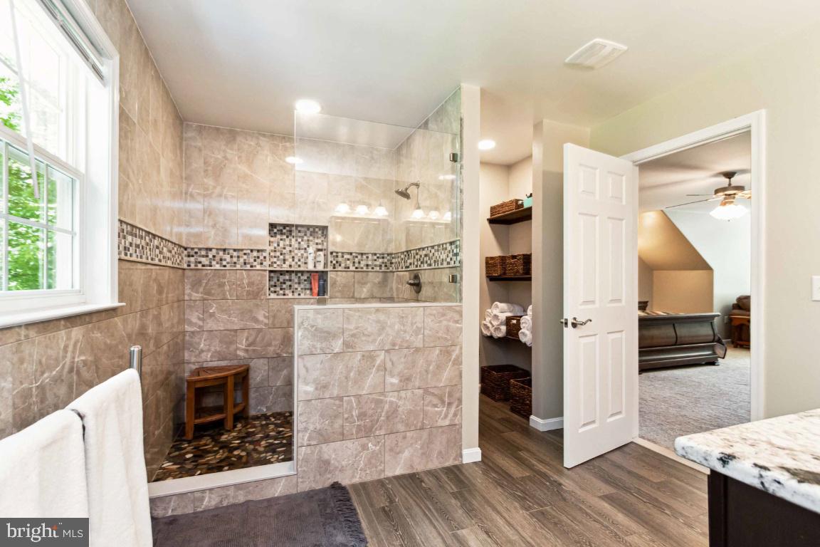 ROCKY RUN ESTATES - Residential