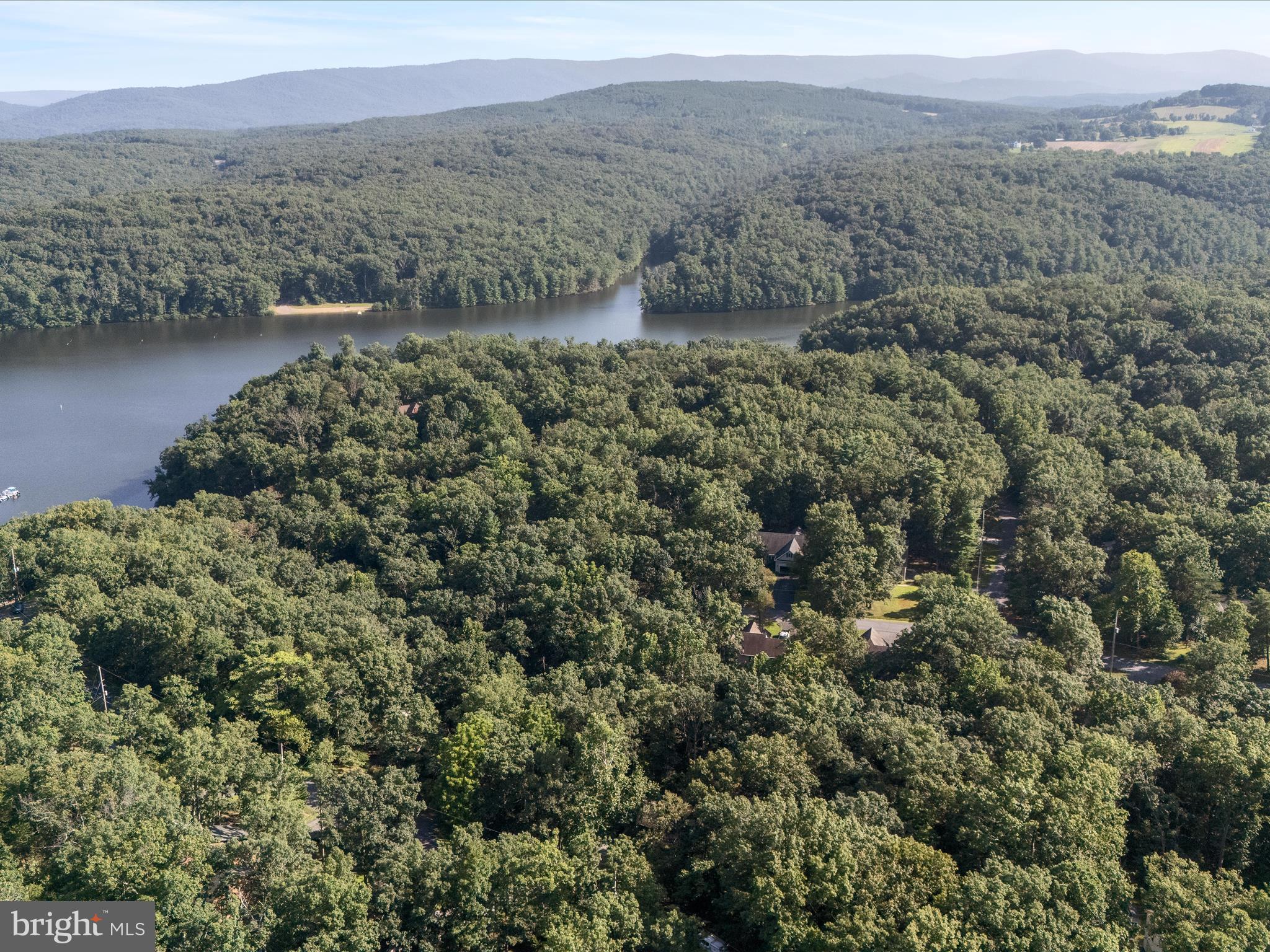 LAKE HOLIDAY ESTATES - Residential