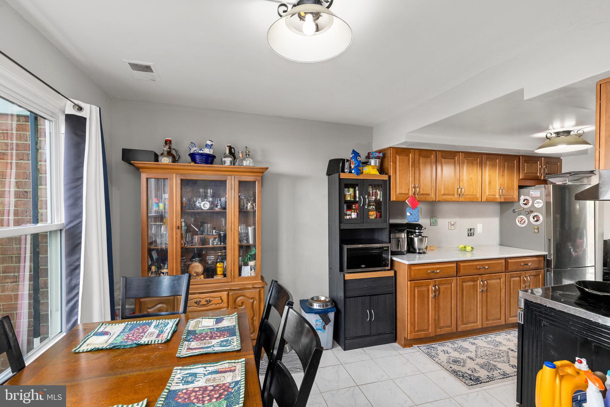 8859 TEAKWOOD COURT