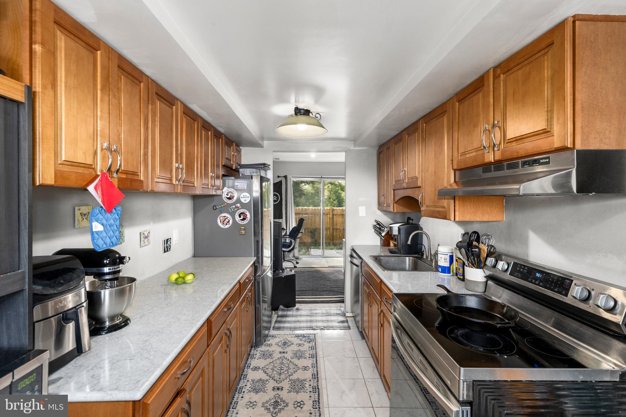 8859 TEAKWOOD COURT