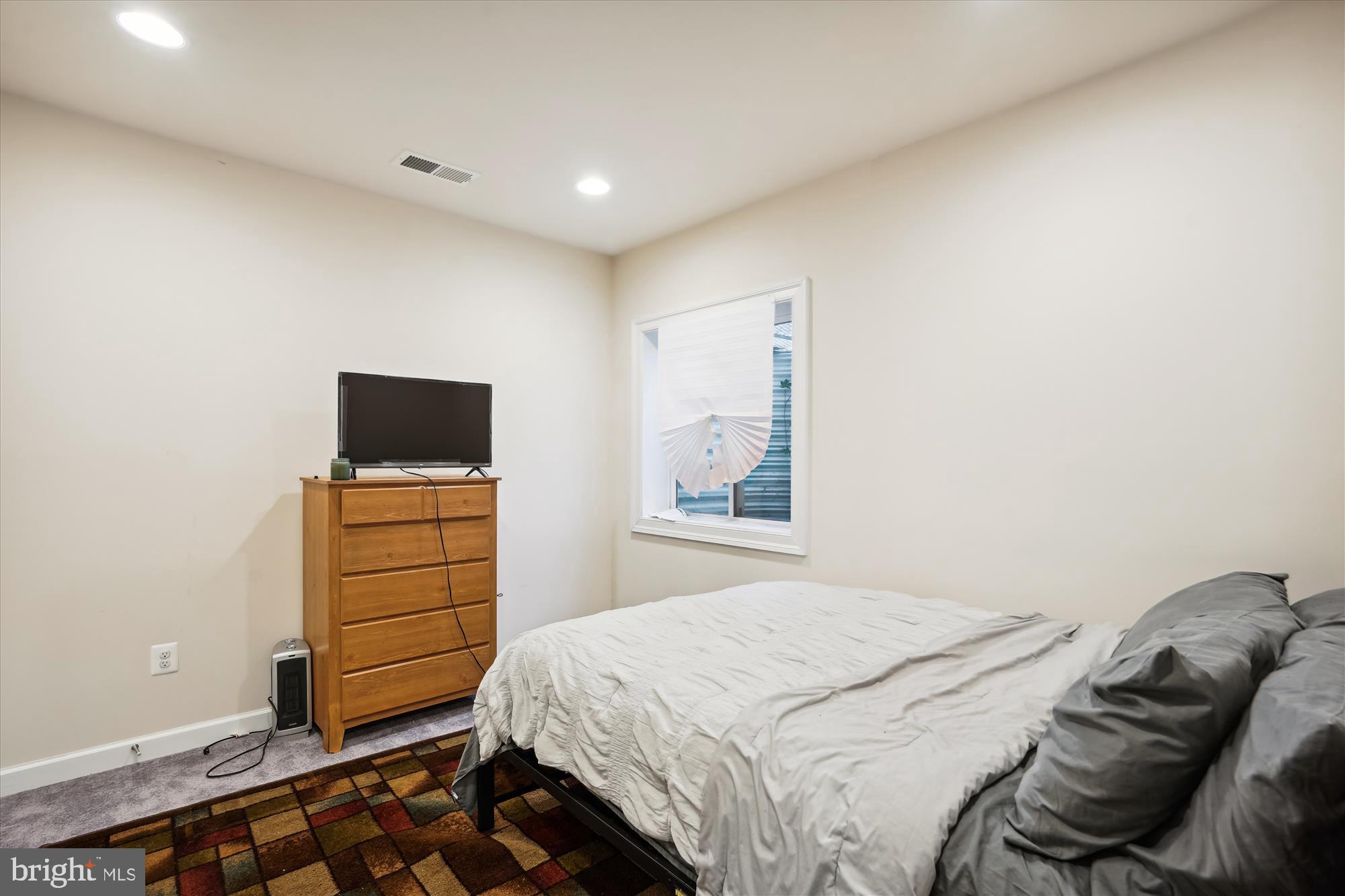 OAK CREEK - Residential