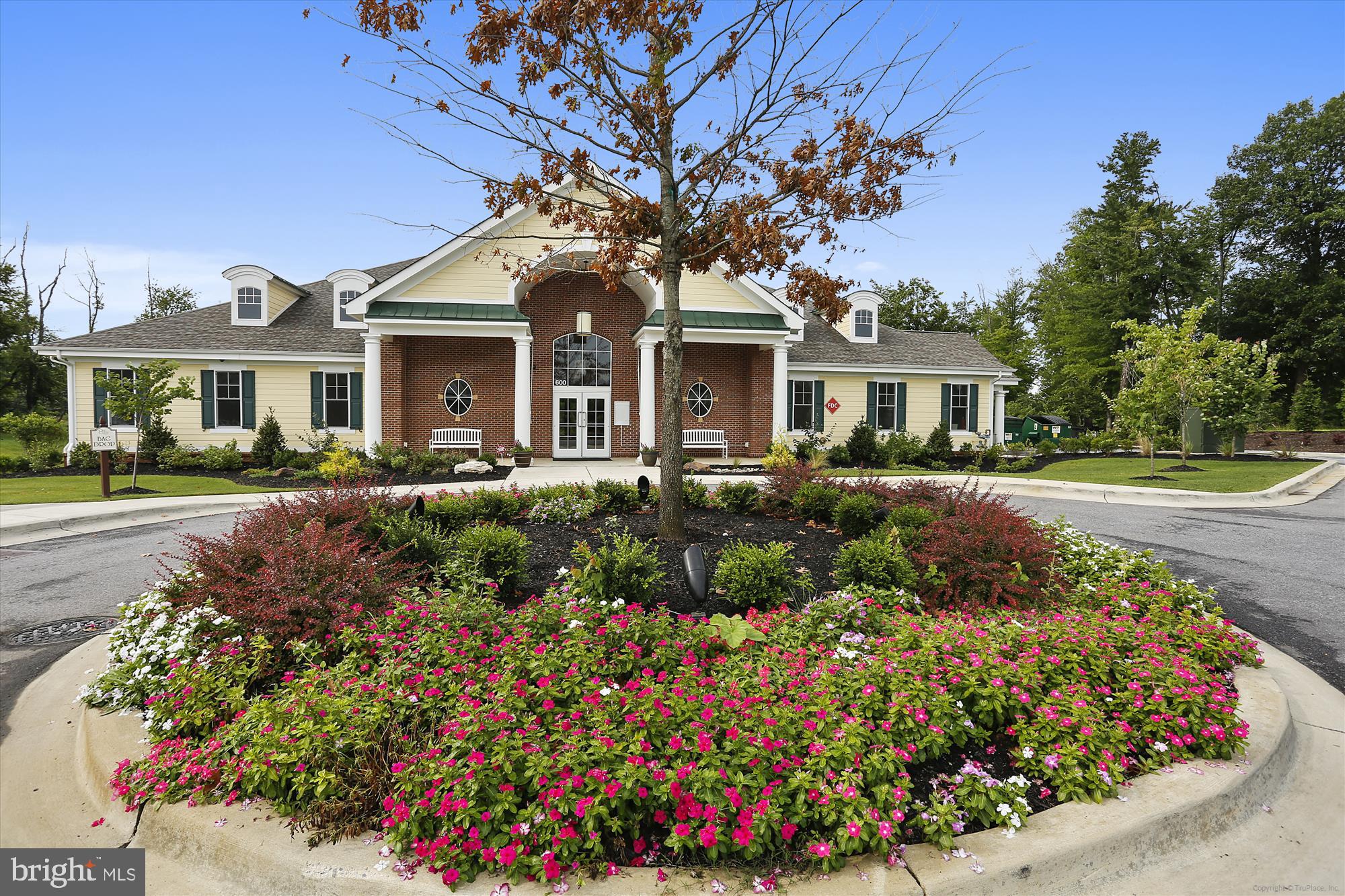 OAK CREEK - Residential