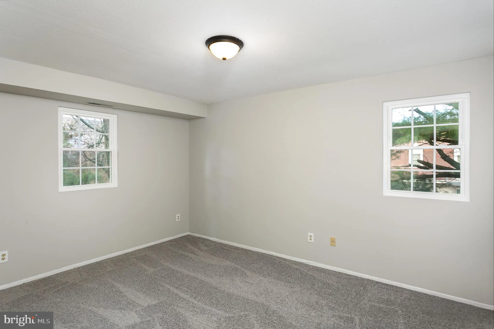 Reisterstown, Maryland 21136, United States, 2 Bedrooms Bedrooms, ,2 BathroomsBathrooms,Residential,Contingent,87475