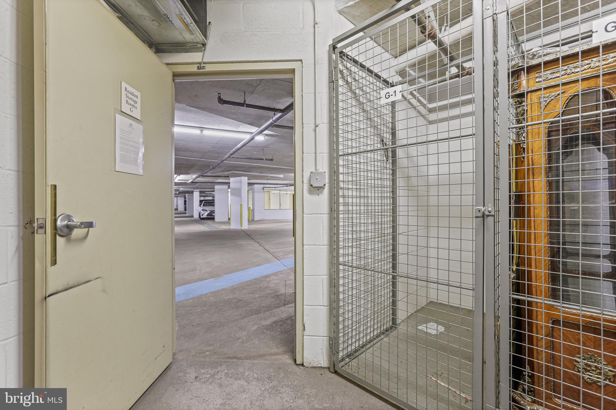 RESIDENCES AT STATION SQUARE - Residential Lease