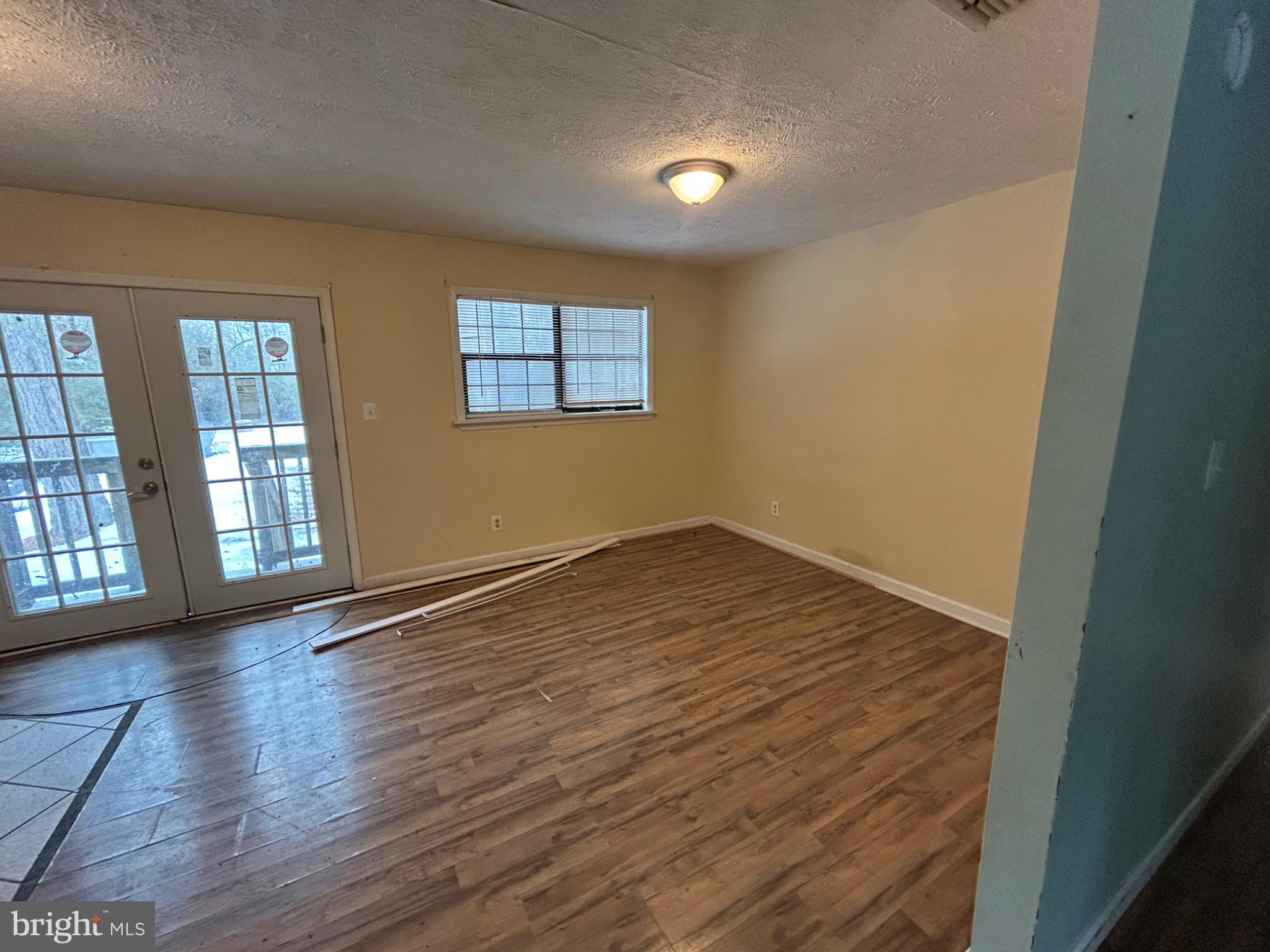 MERRY POINT ESTATES - Residential