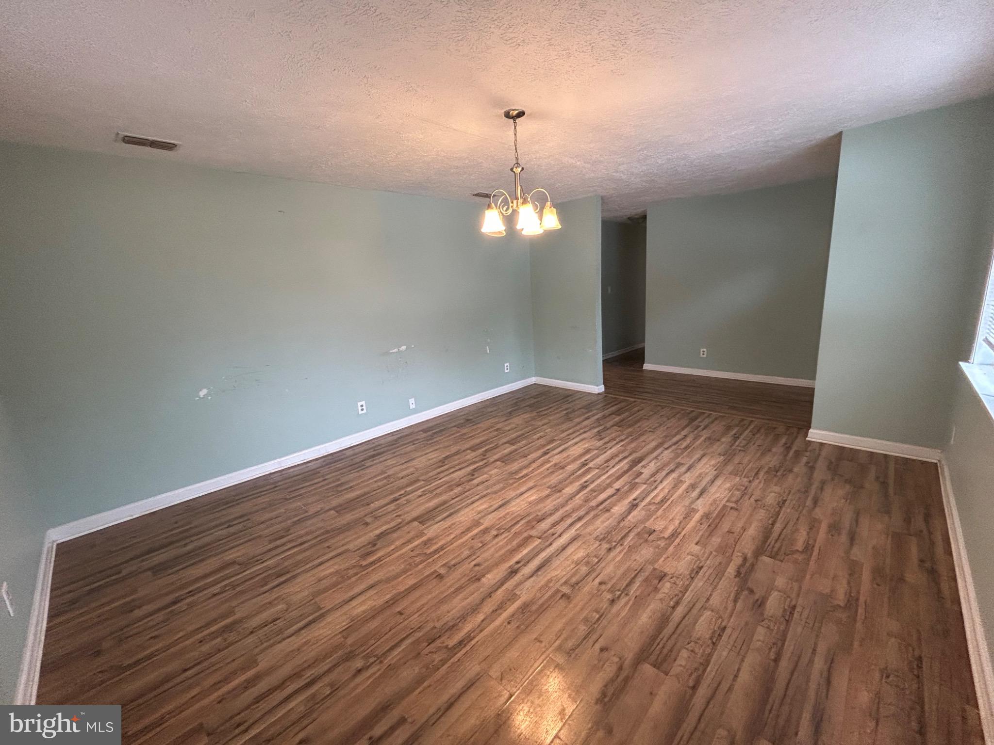 MERRY POINT ESTATES - Residential