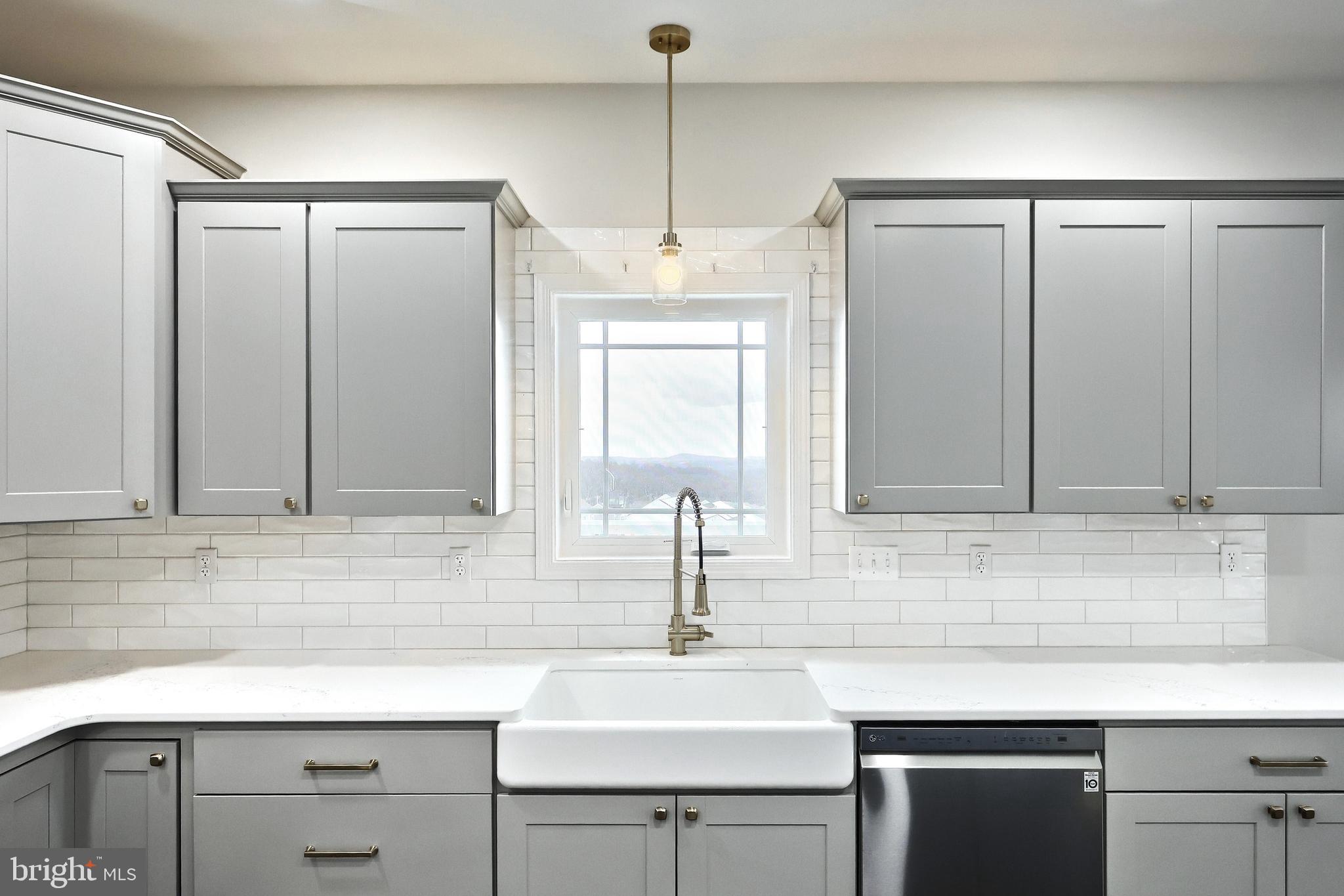 LEXINGTON ESTATES - Residential