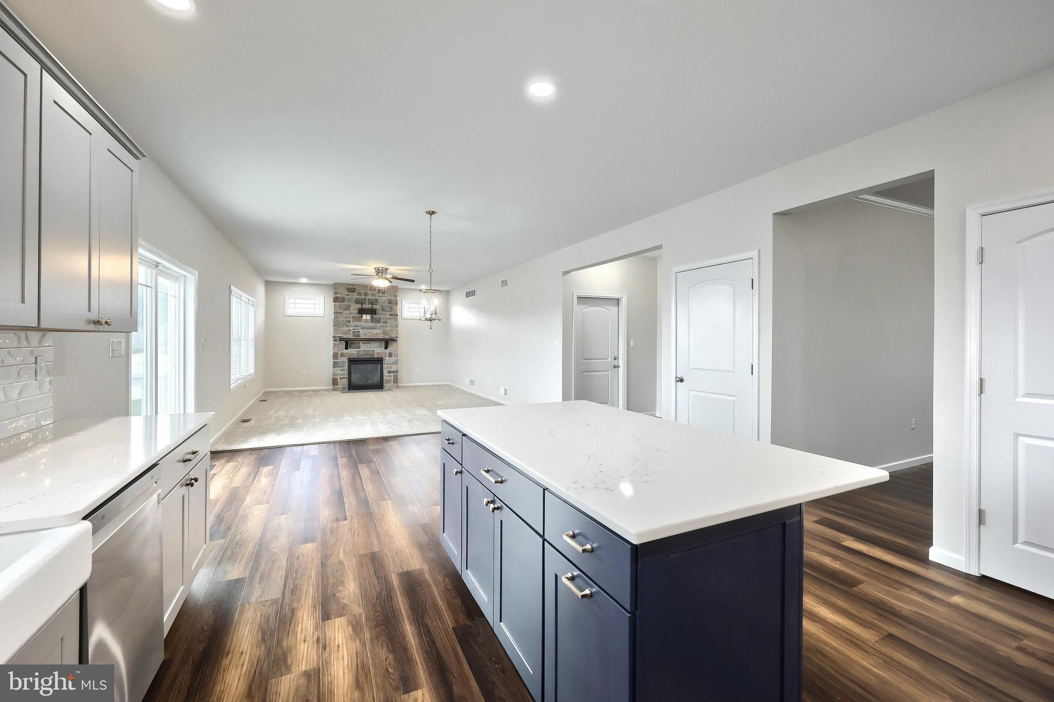 LEXINGTON ESTATES - Residential