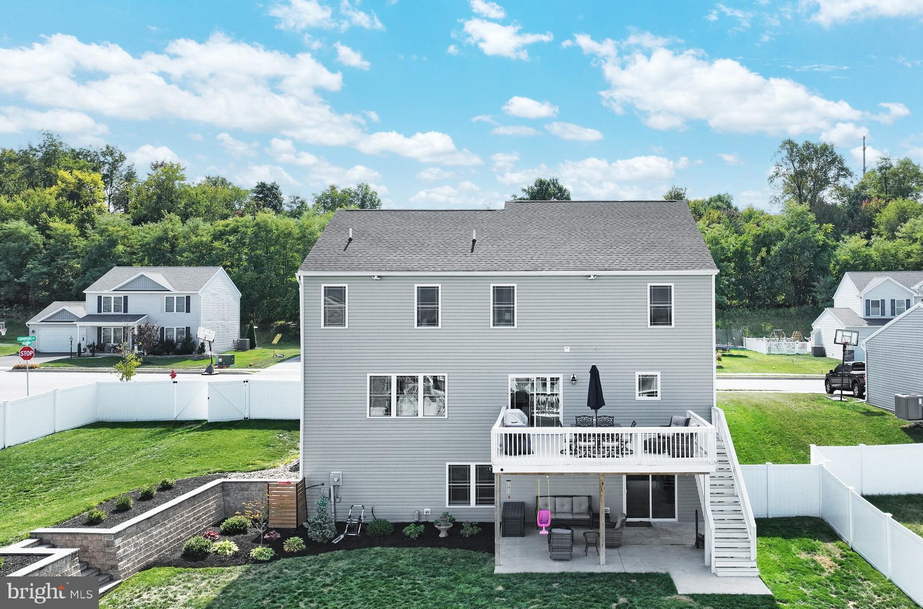 LEXINGTON ESTATES - Residential