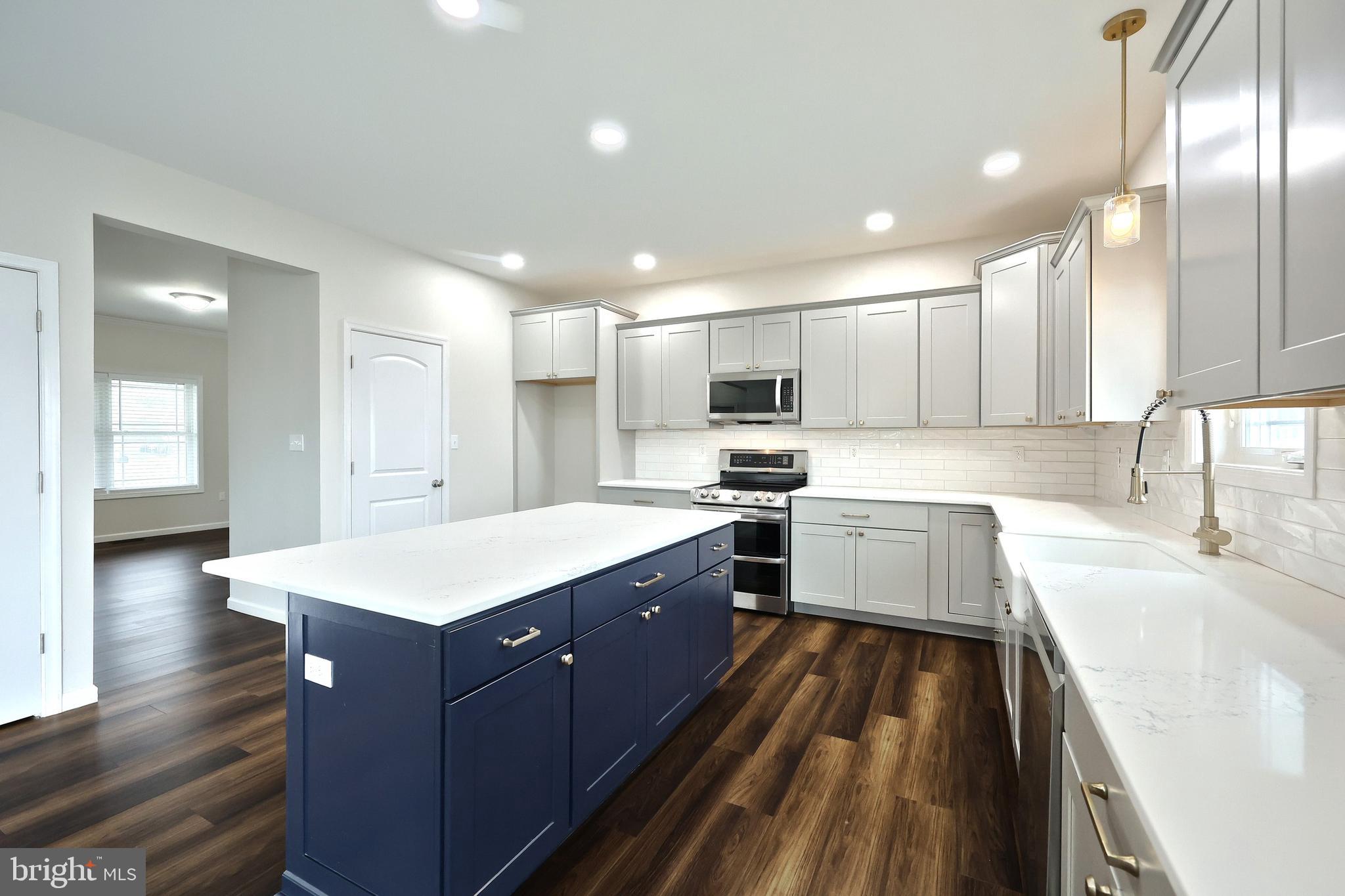 LEXINGTON ESTATES - Residential