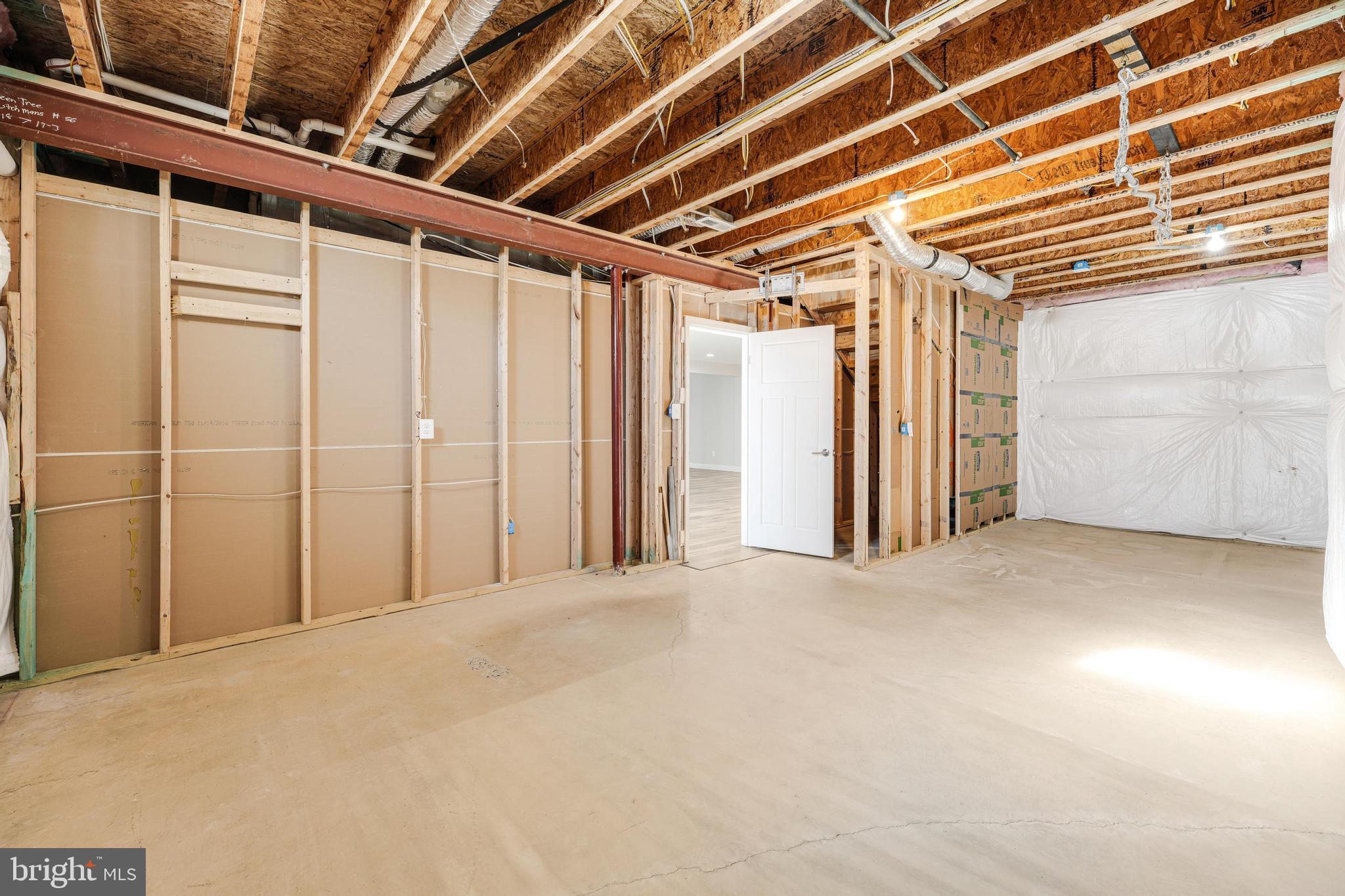 DUTCHMANS CREEK HAMLET - Residential Lease