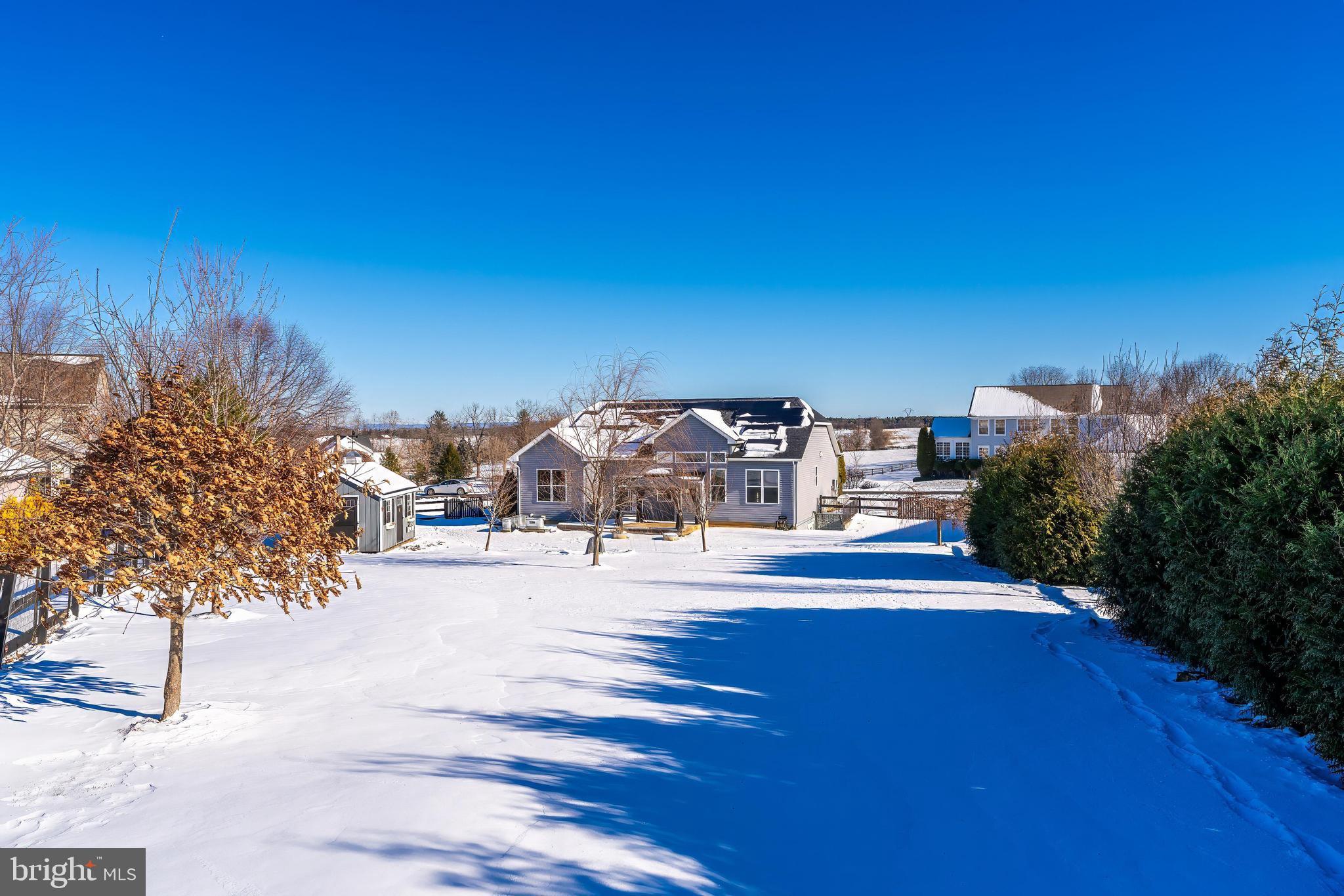 DUTCHMANS CREEK HAMLET - Residential Lease