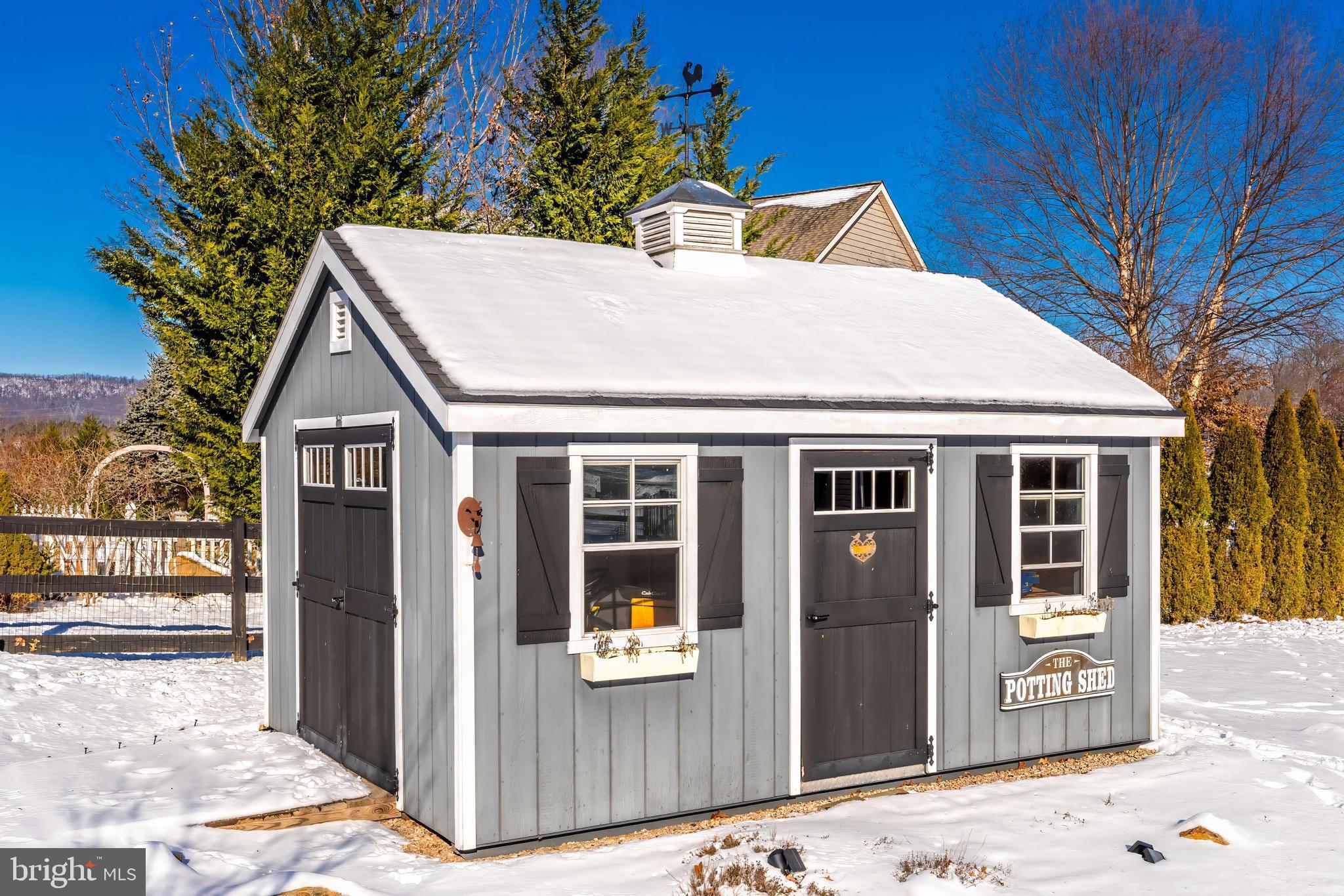 DUTCHMANS CREEK HAMLET - Residential Lease