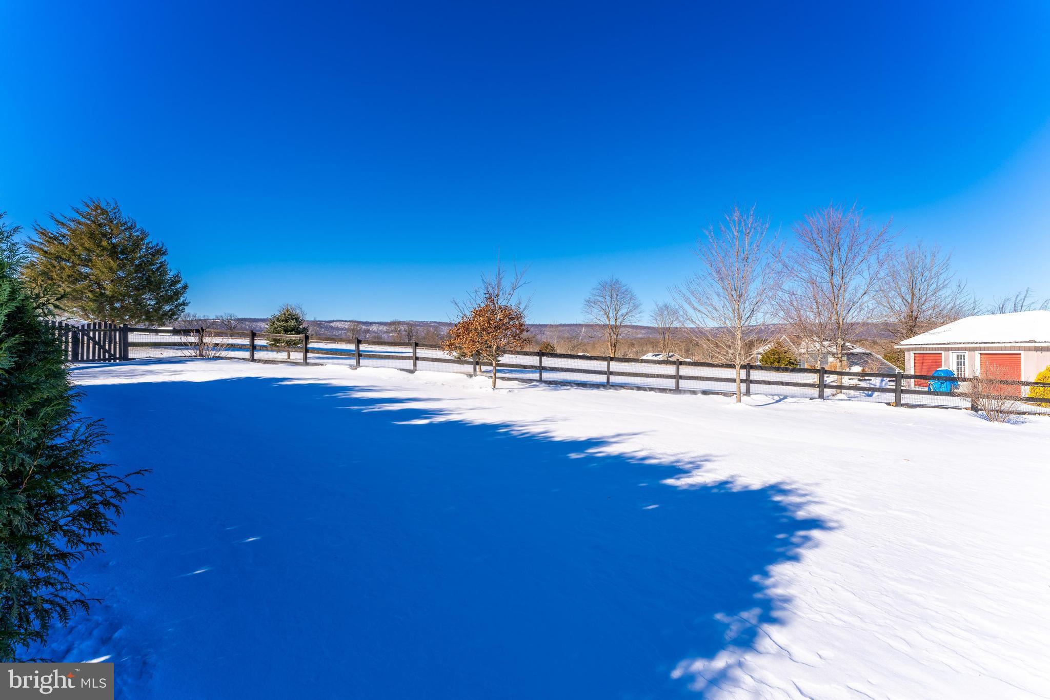 DUTCHMANS CREEK HAMLET - Residential Lease