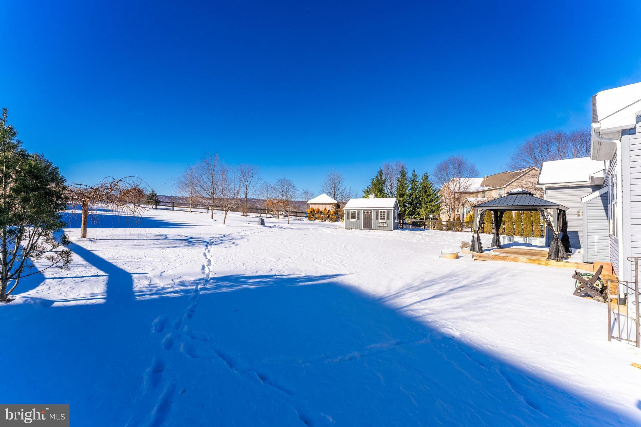 DUTCHMANS CREEK HAMLET - Residential Lease