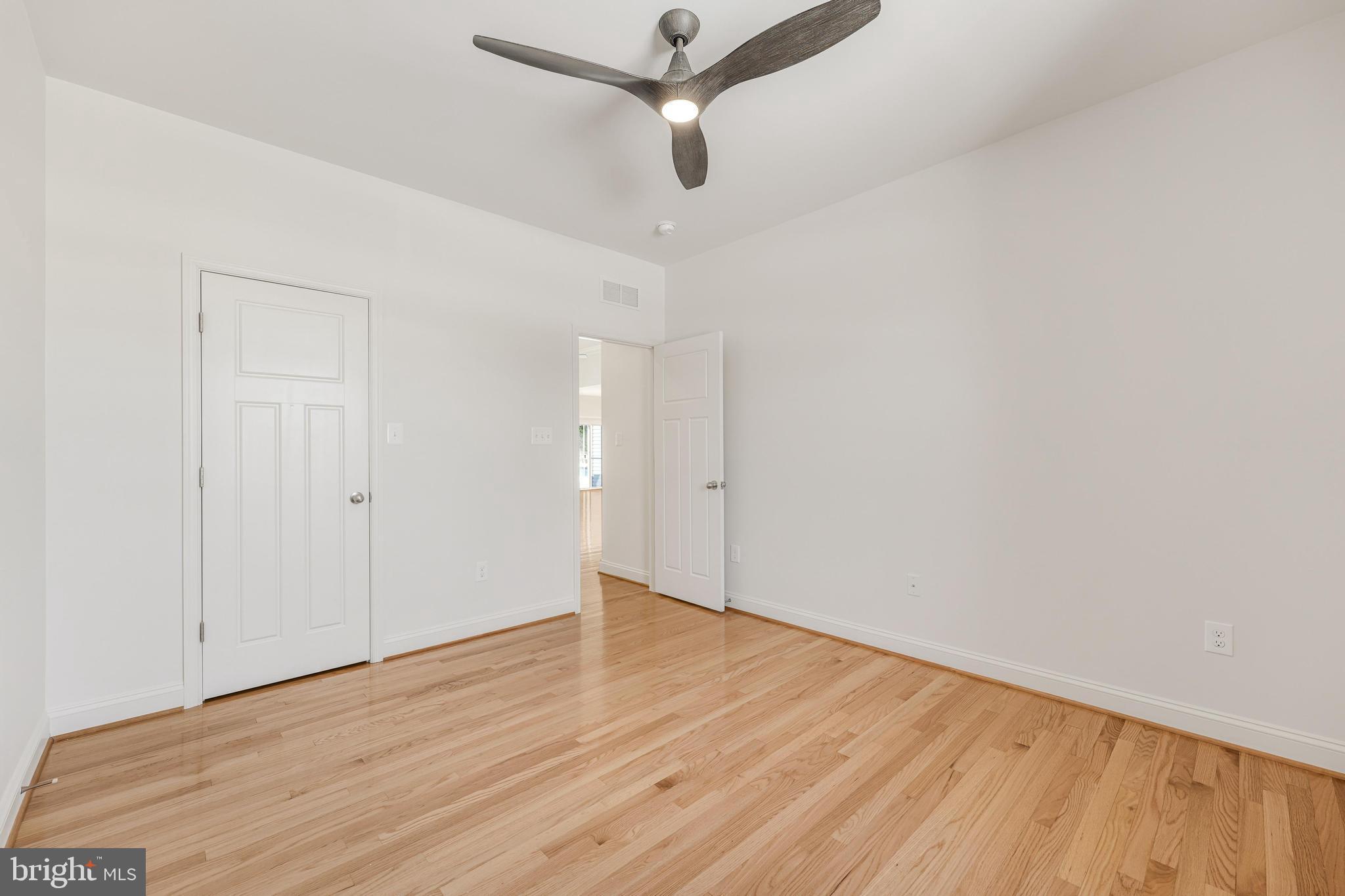 DUTCHMANS CREEK HAMLET - Residential Lease