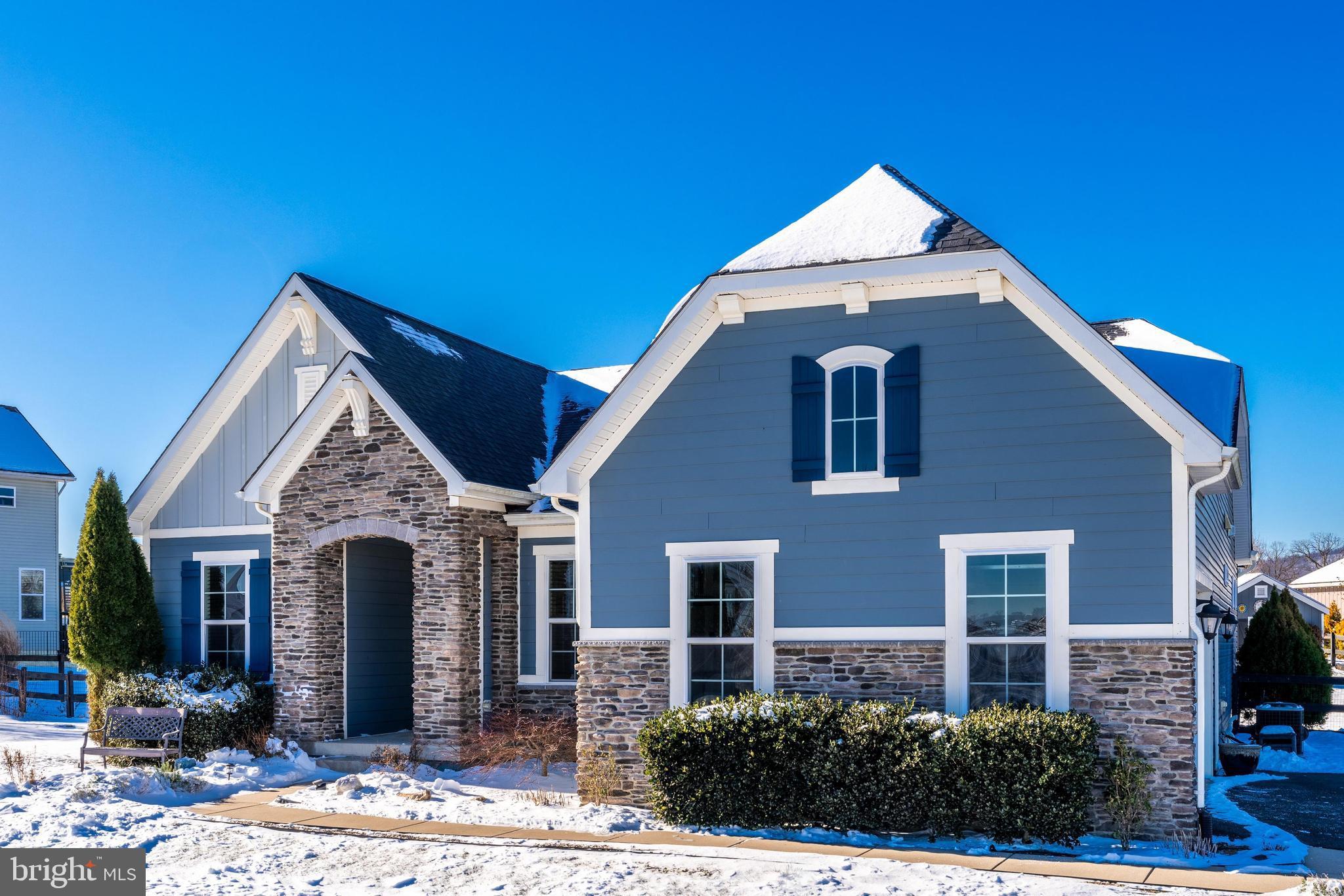 DUTCHMANS CREEK HAMLET - Residential Lease