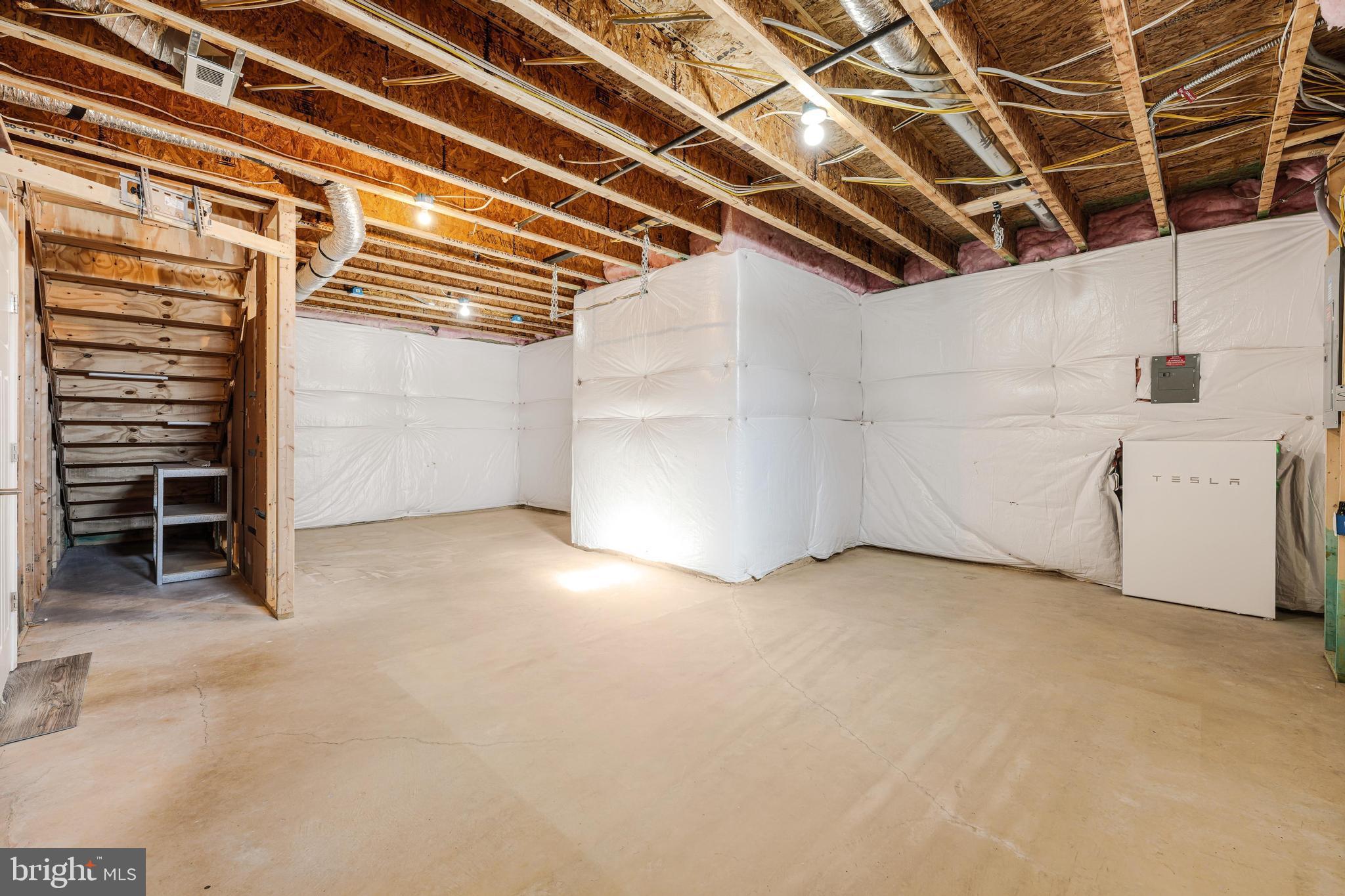 DUTCHMANS CREEK HAMLET - Residential Lease